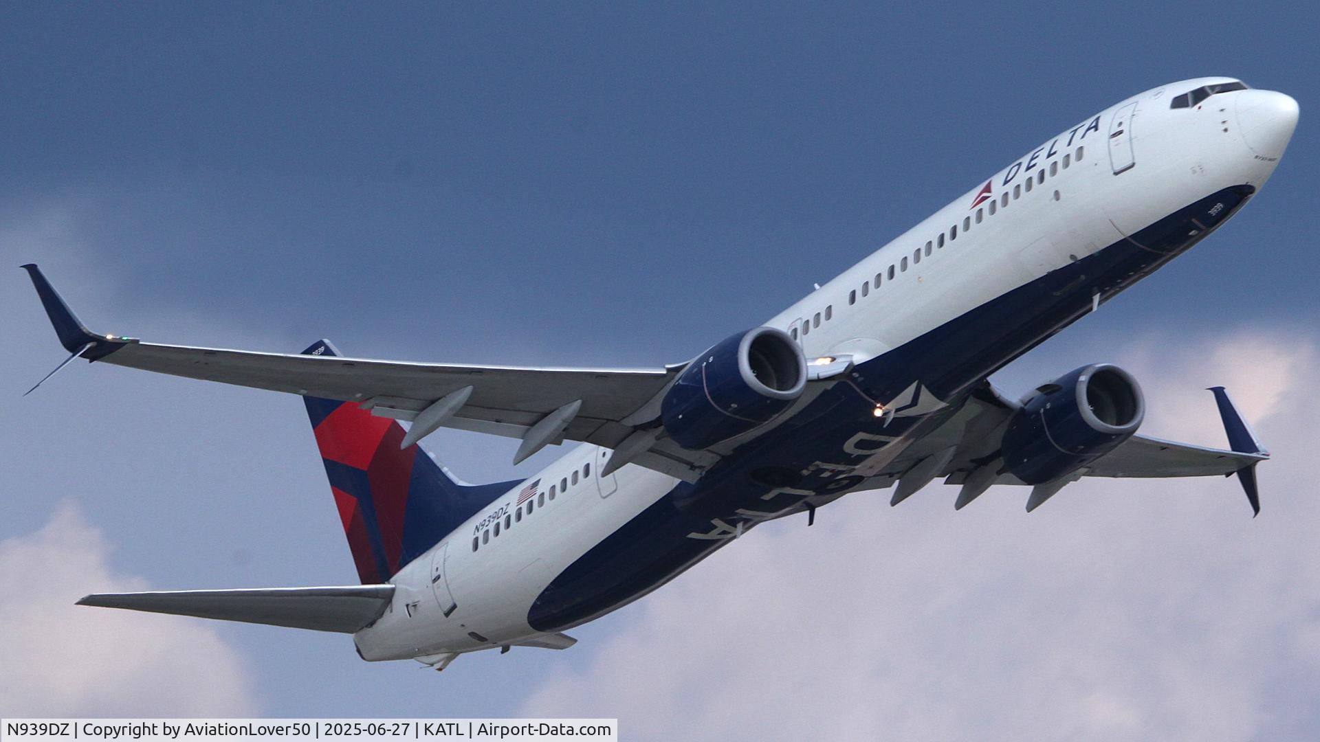 N939DZ, 2012 Boeing 737-90GPER C/N 38720, Delta 739
