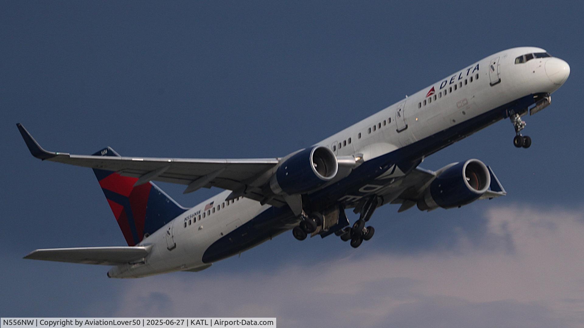 N556NW, 2002 Boeing 757-251 C/N 33392, Delta 752