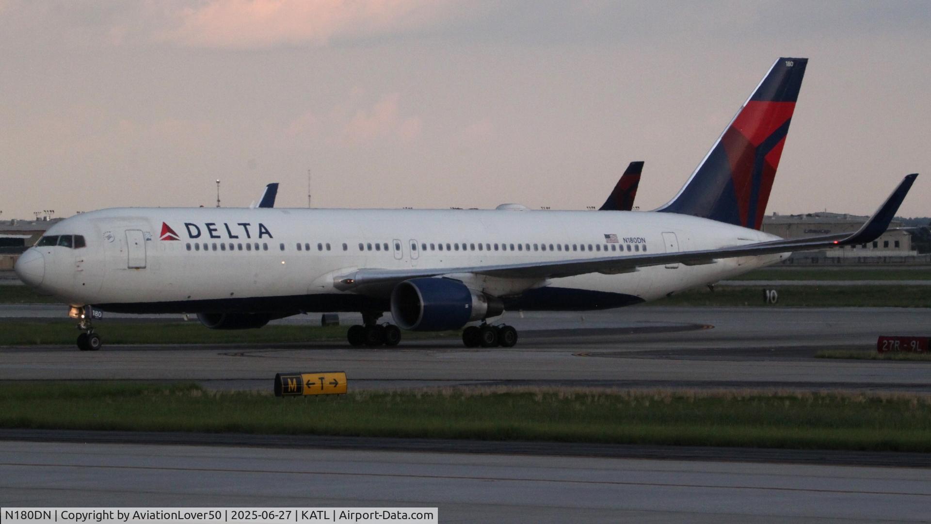 N180DN, 1992 Boeing 767-332 C/N 25985, Delta 763