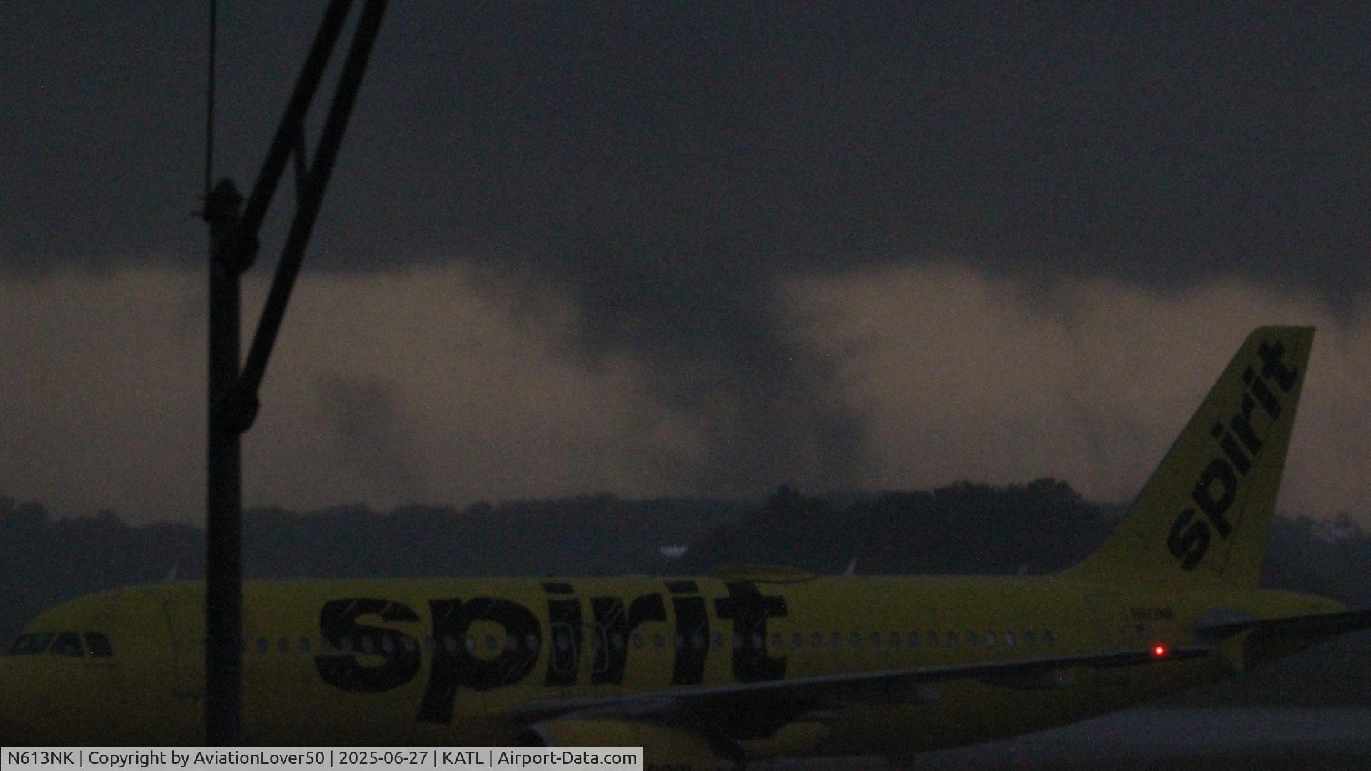 N613NK, 2012 Airbus A320-232 C/N 5042, Spirit A320 with some nasty looking scud clouds in the background and potentially developing tornadoes