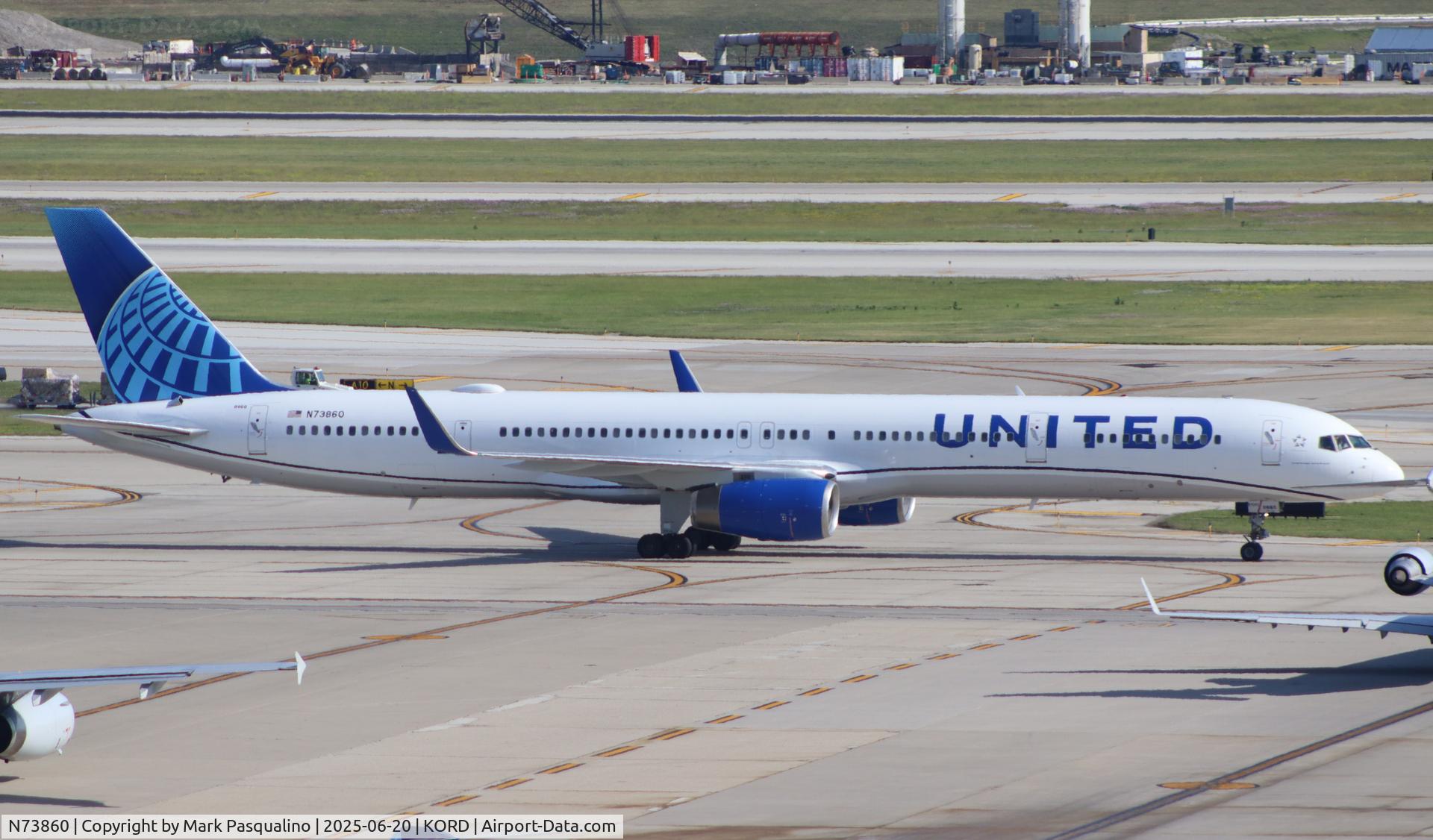 N73860, 2001 Boeing 757-33N C/N 32584, Boeing 757-33N