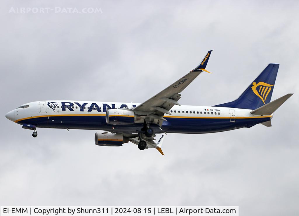 EI-EMM, 2010 Boeing 737-8AS C/N 38514, Landing rwy 24R with blended scimitar winglets