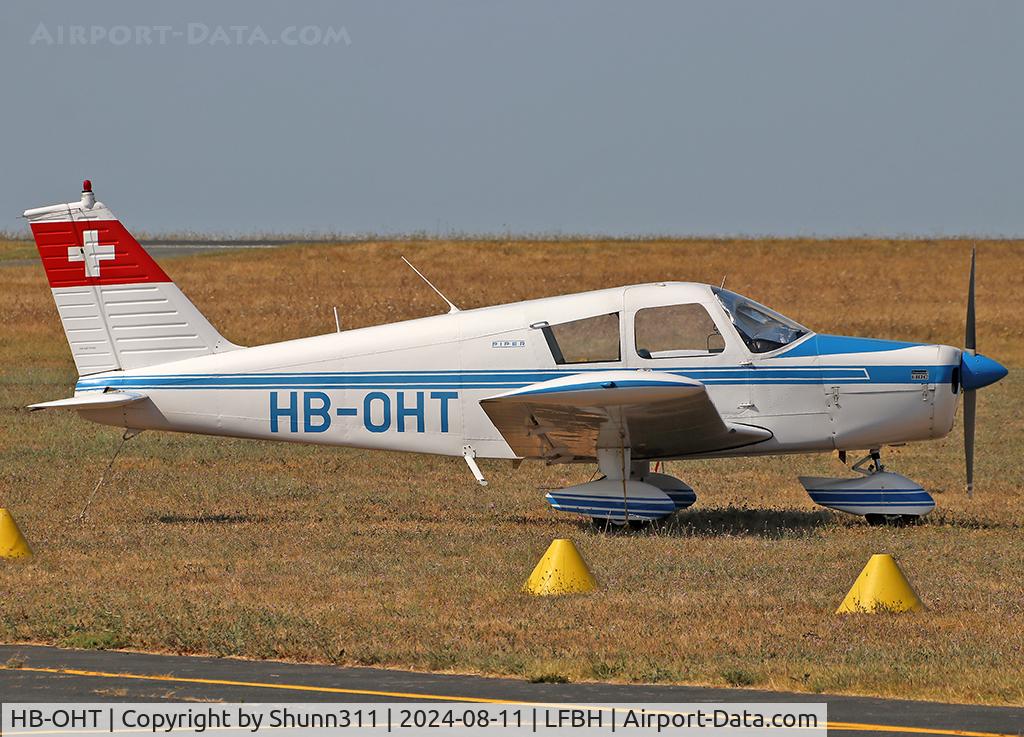 HB-OHT, 1969 Piper PA-28-140 Cherokee Cruiser C/N 28-26484, Parked in the grass