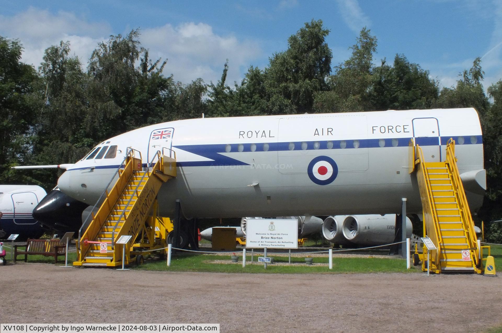 XV108, 1968 Vickers VC10 C.1K C/N 838, Vickers VC-10 C1K (forward fuselage only) at the East Midlands Aeropark, Castle Donington