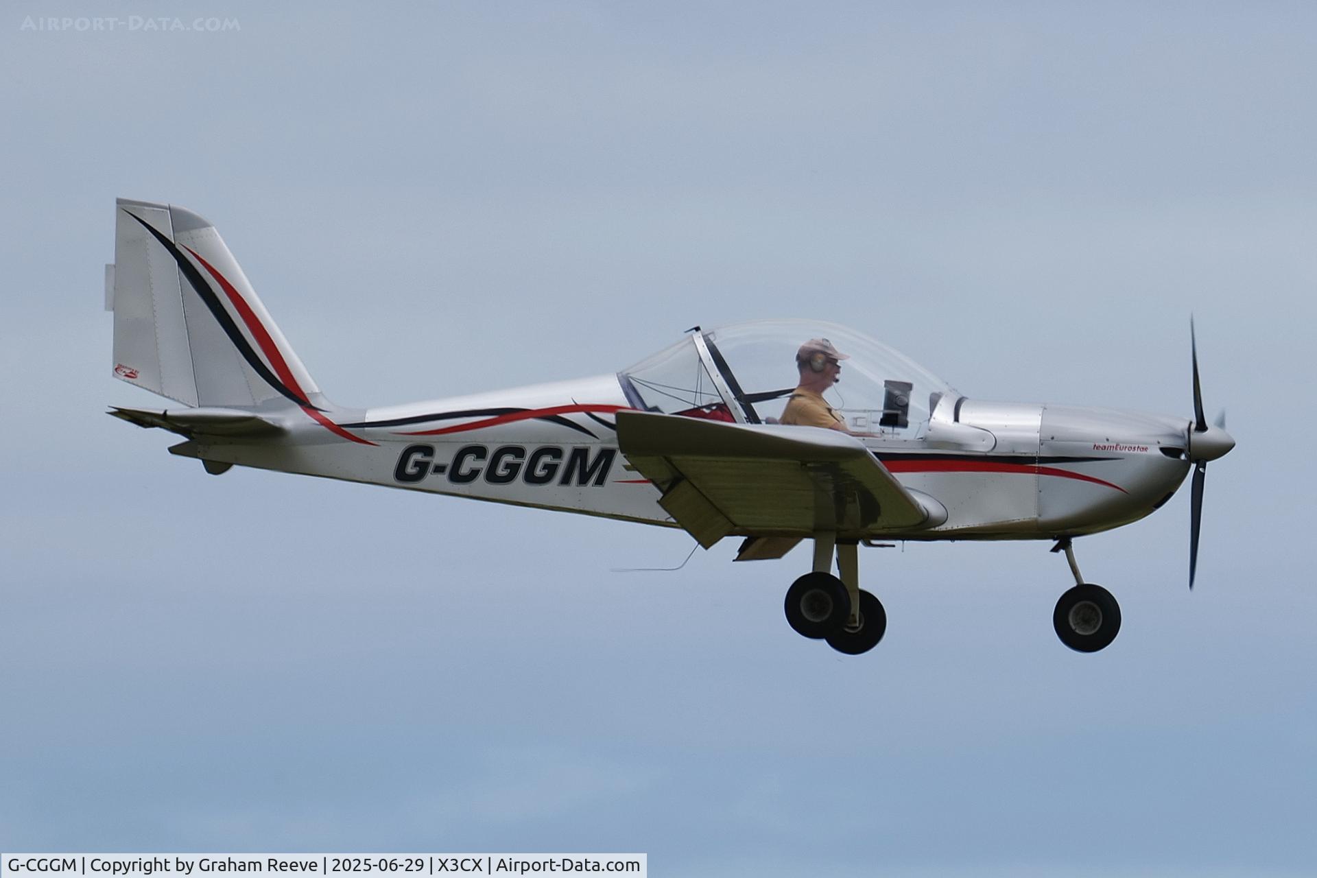G-CGGM, 2009 Cosmik EV-97 TeamEurostar UK C/N 3401, Landing at Northrepps.