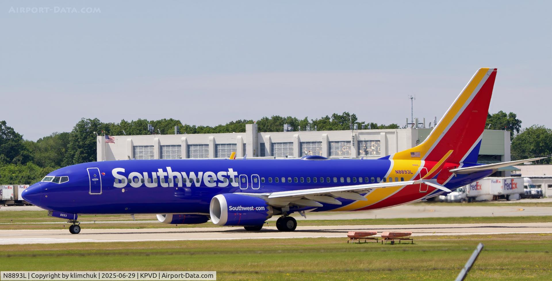 N8893L, 2023 Boeing 737-8 Max C/N 68050, Taking off to Nashville, TN