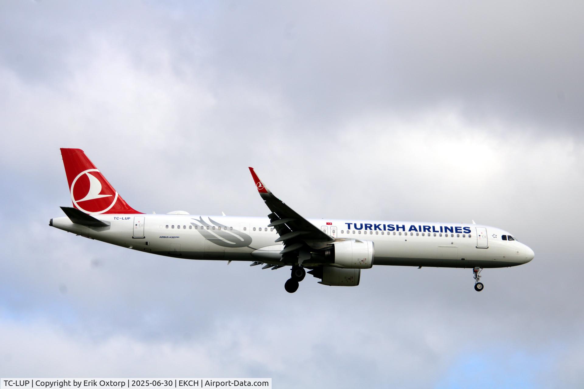 TC-LUP, 2023 Airbus A321-271NX C/N 11353, TC-LUP landing rw 04L