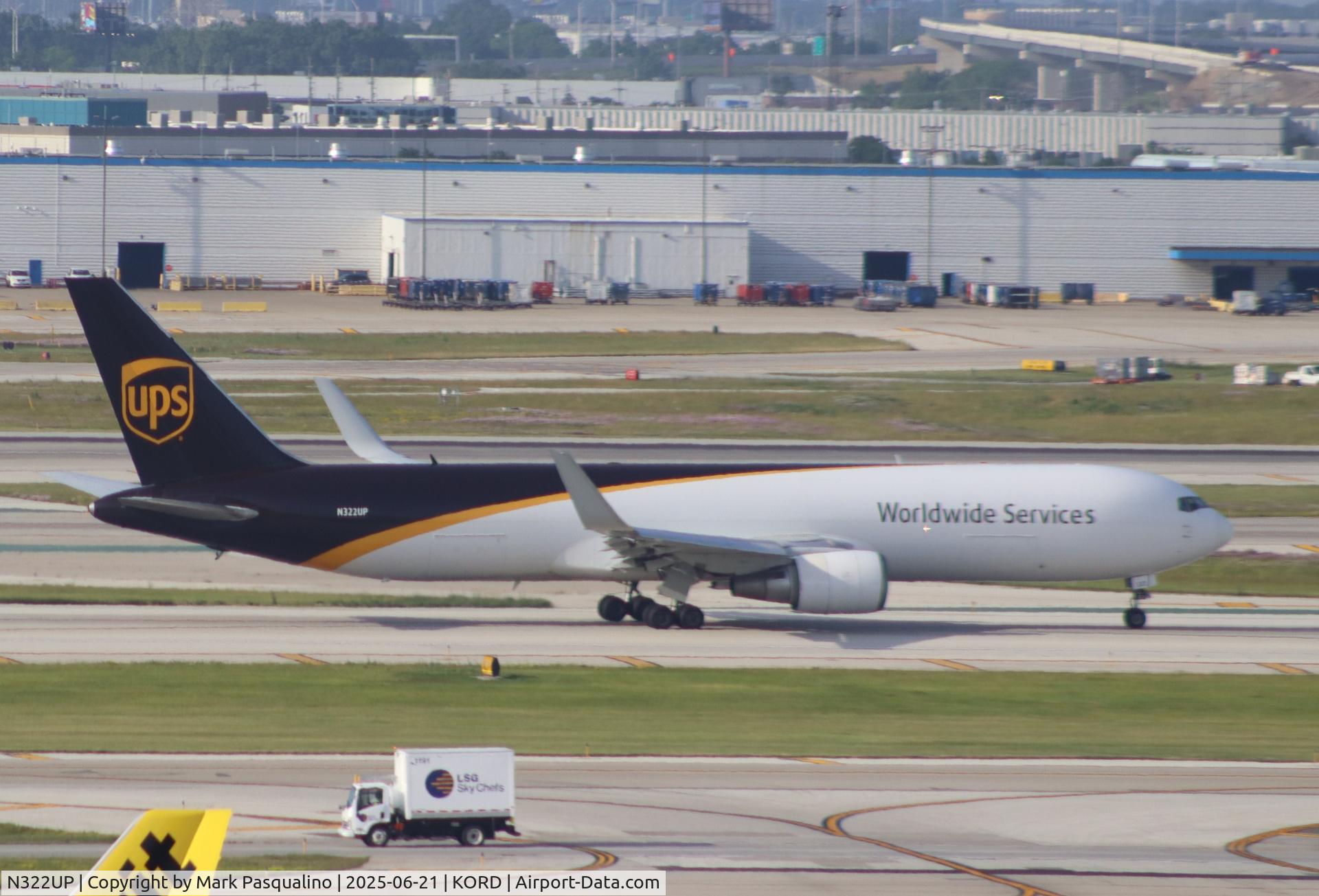 N322UP, 1997 Boeing 767-34AF C/N 27748, Boeing 767-34AF
