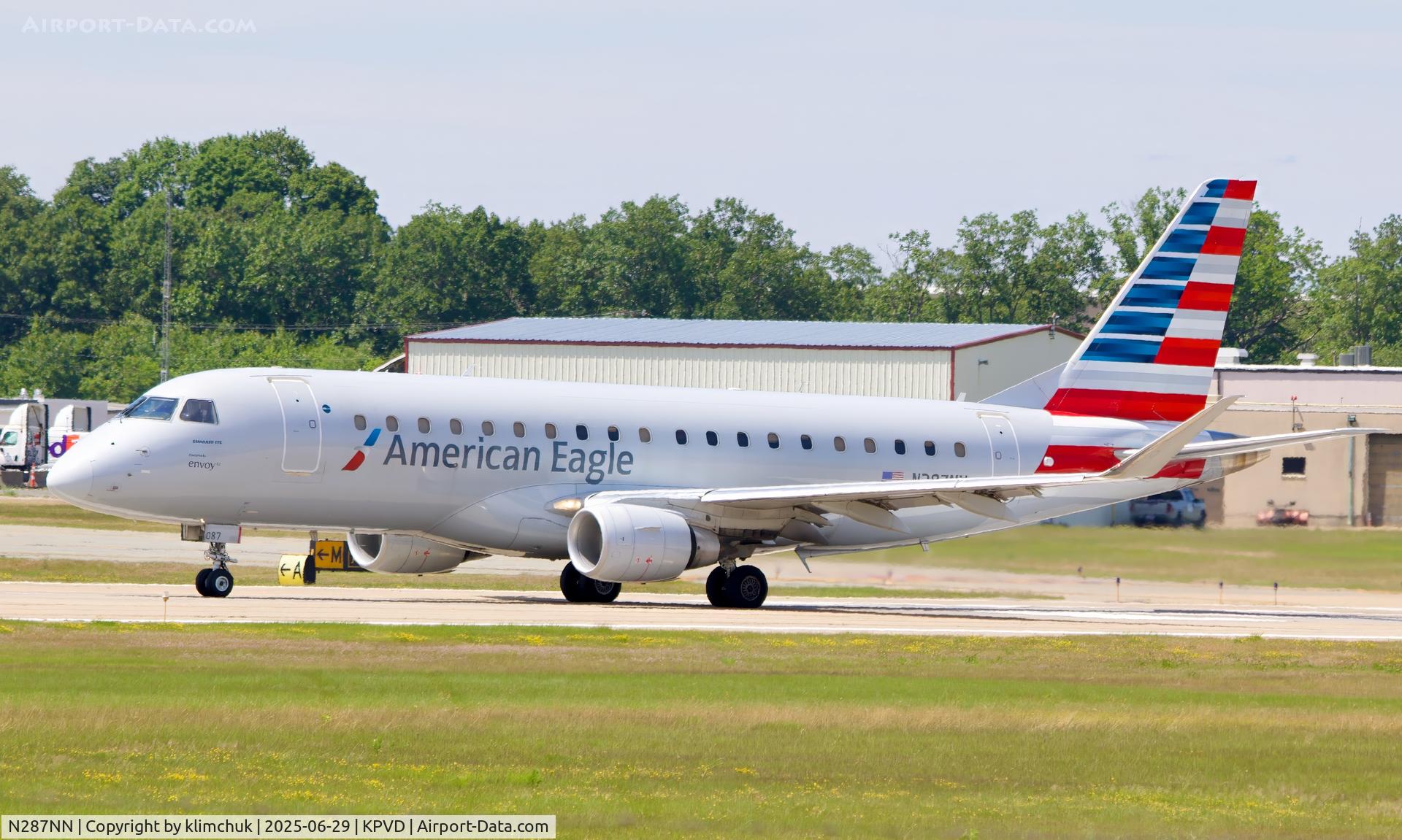 N287NN, 2019 Embraer ERJ-175 C/N 17000828, Taking off to Washington DC
