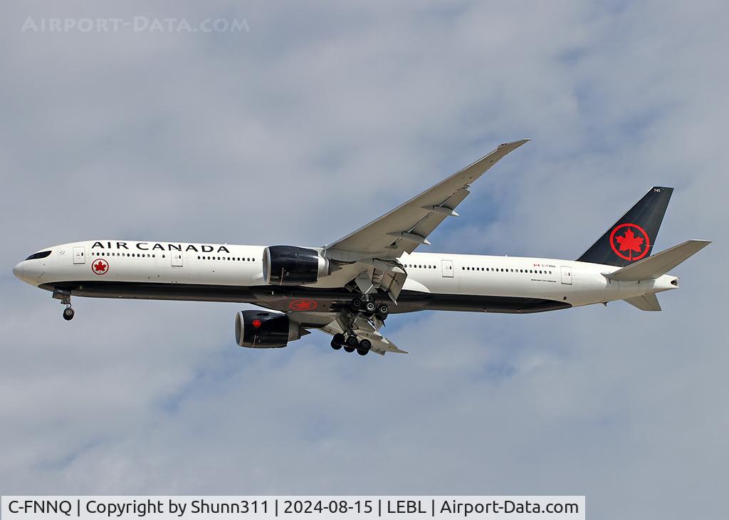 C-FNNQ, 2013 Boeing 777-333/ER C/N 43251, Landing rwy 24R in new c/s