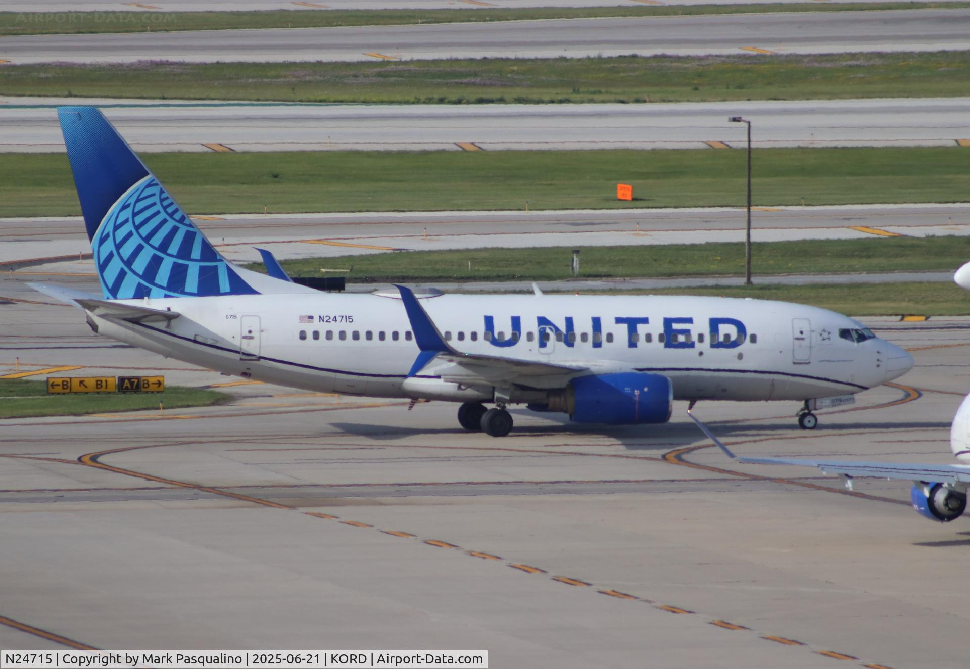 N24715, 1998 Boeing 737-724 C/N 28786, Boeing 737-724