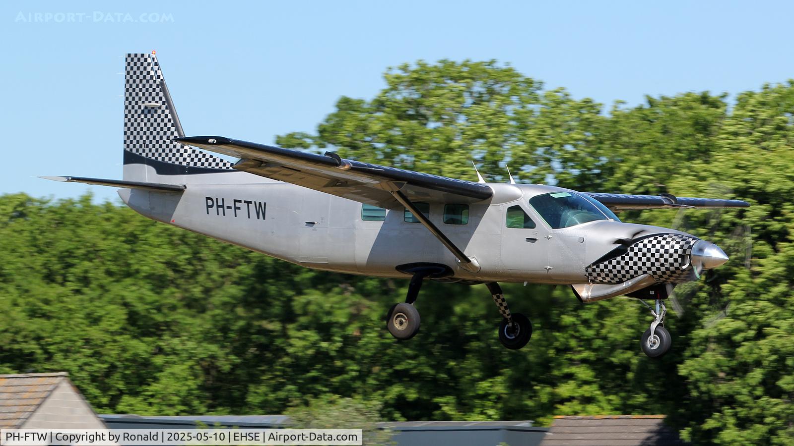 PH-FTW, 2001 Cessna 208B Super Cargomaster C/N 208B0906, at seppe