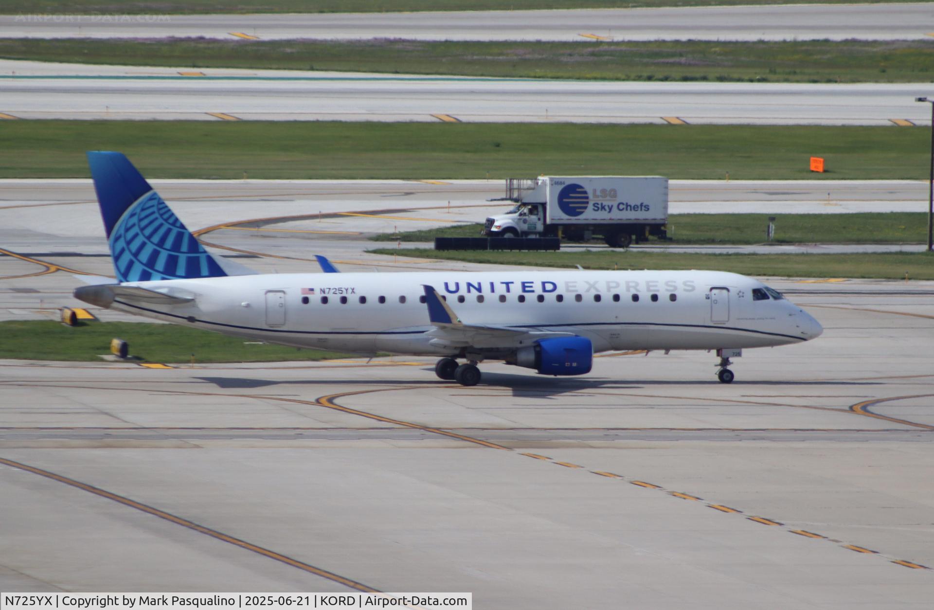 N725YX, 2015 Embraer 175LR (ERJ-170-200LR) C/N 17000506, ERJ-170-200LR