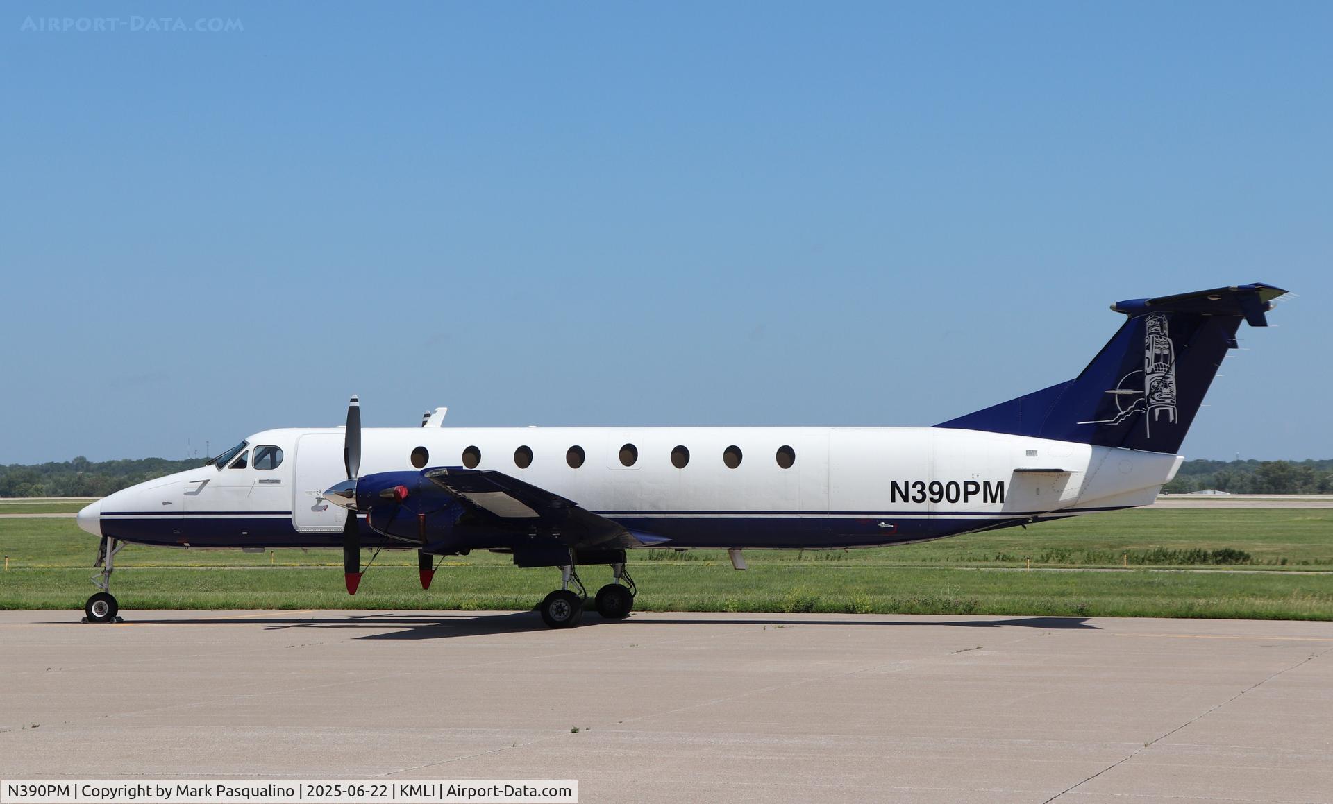 N390PM, 1990 Beech 1900C-1 C/N UC-110, Beech 1900C-1