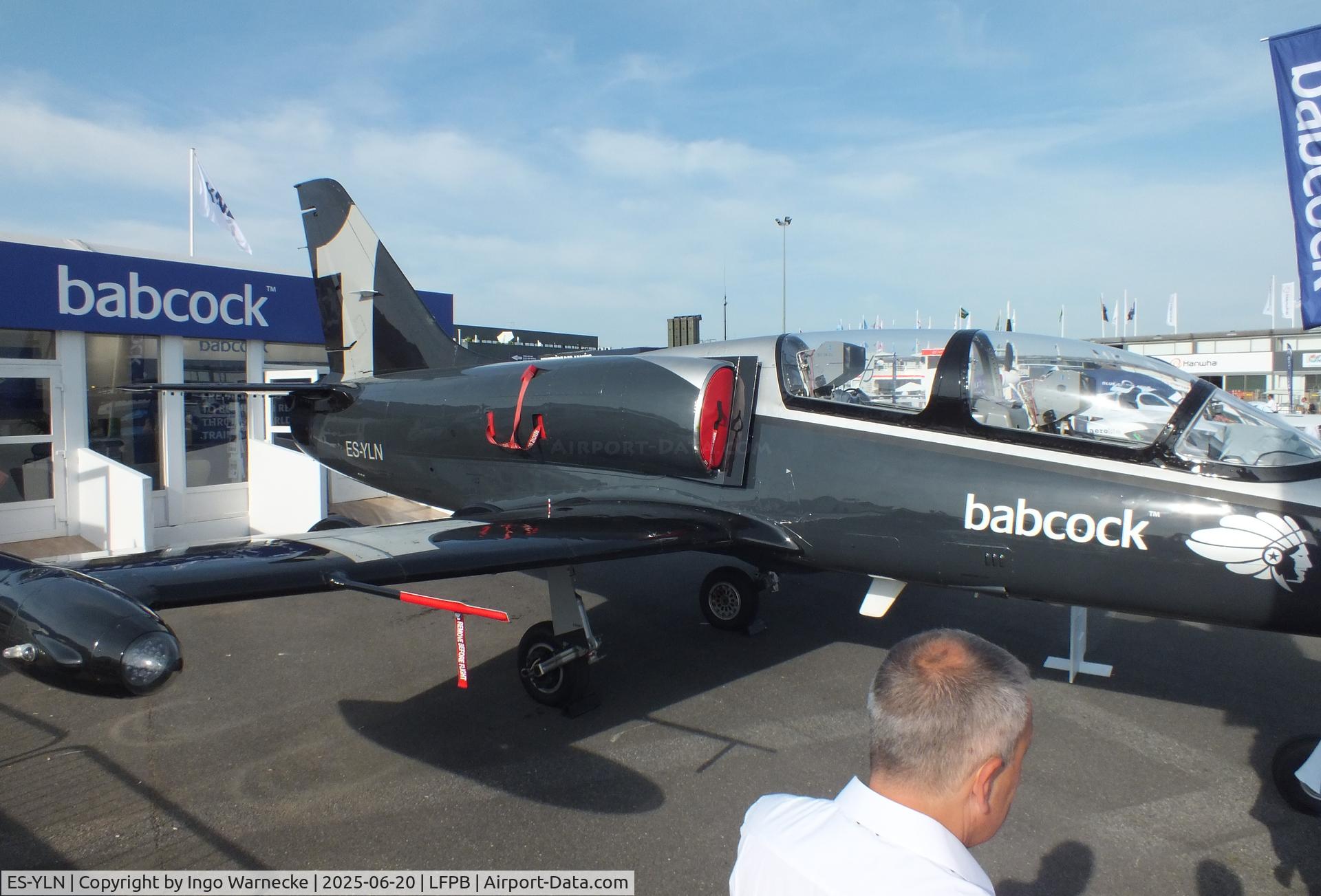 ES-YLN, Aero L-39C Albatros C/N 533637, Aero L-39C Albatros, No 1 of Breitling Jet Team at the Aerosalon 2025, Paris
