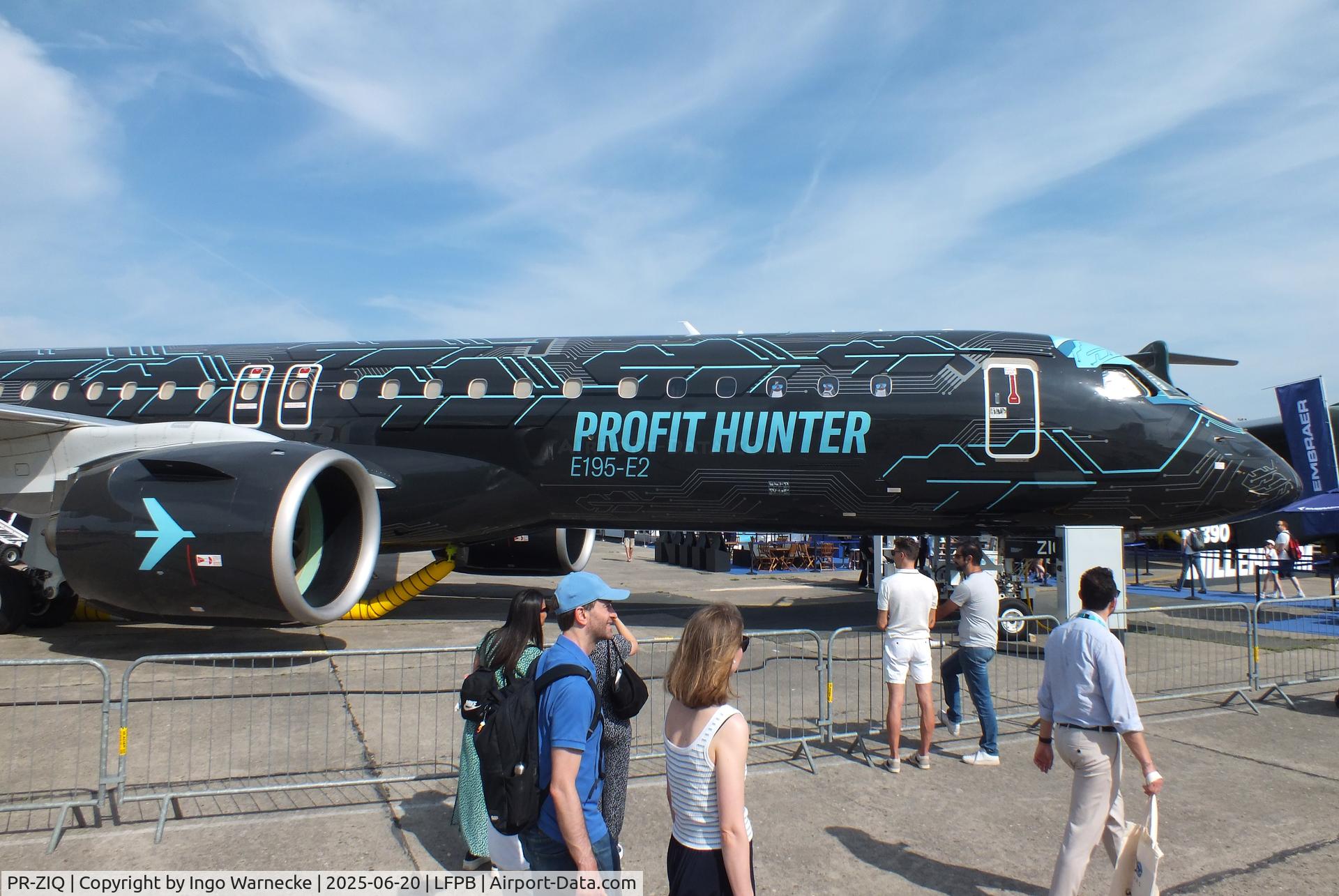 PR-ZIQ, 2017 Embraer ERJ 190-400 STD C/N 19020041, EMBRAER ERJ-195-E2 at the Aerosalon 2025, Paris