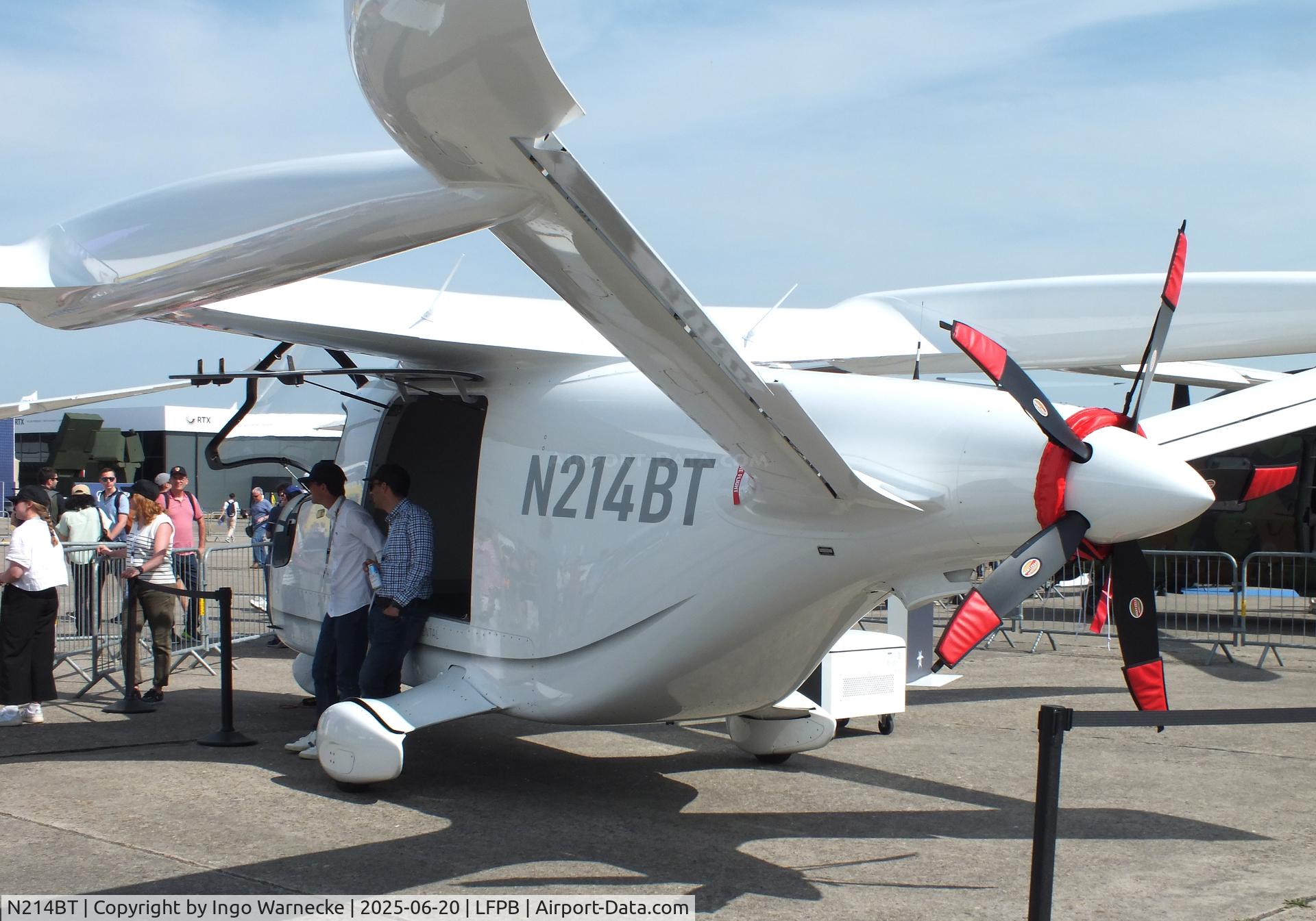 N214BT, 2025 Beta Technologies CX300 C/N BT31C-0002, Beta Technologies ALIA CX300 with electric motor at the Aerosalon 2025, Paris
