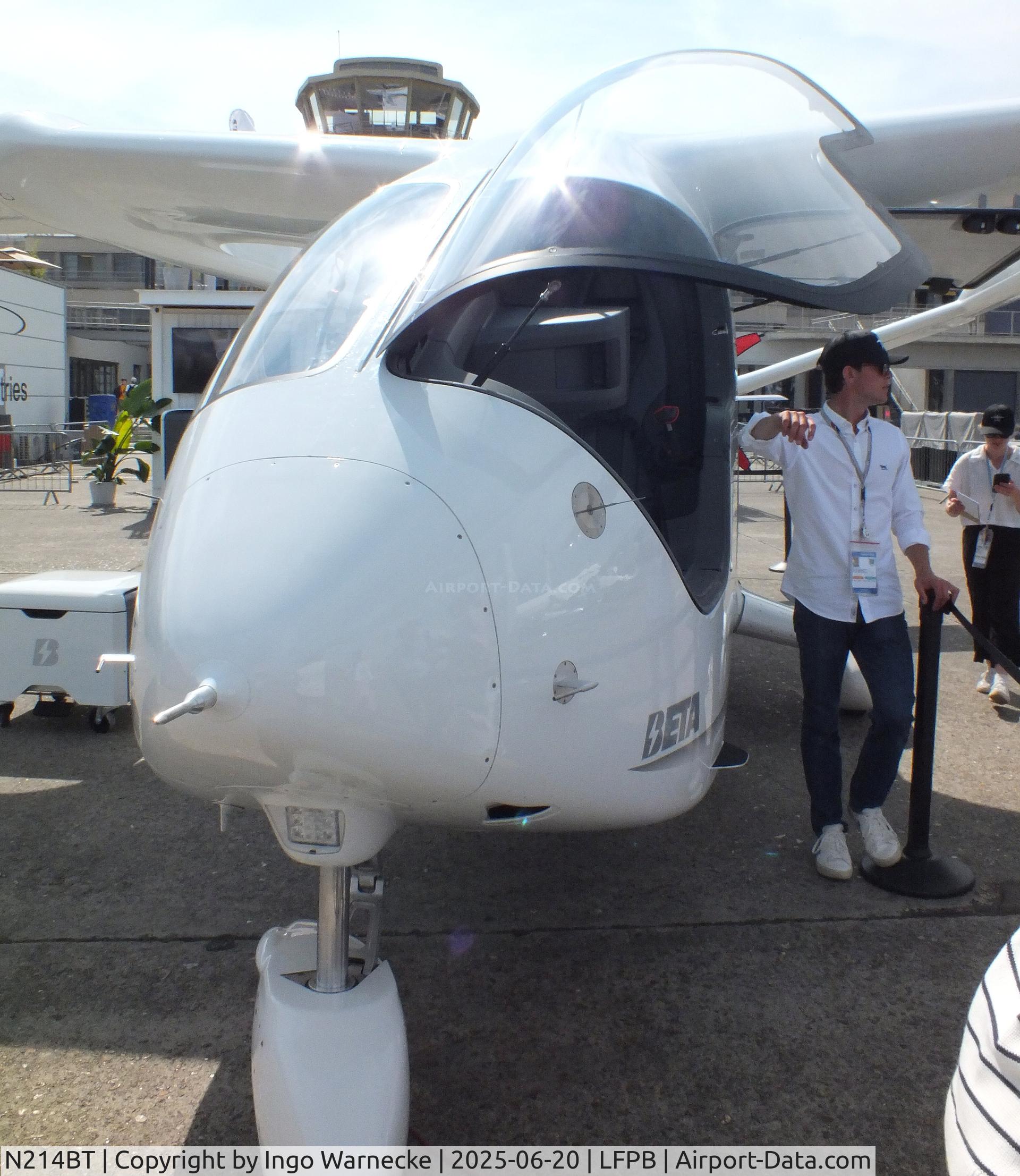 N214BT, 2025 Beta Technologies CX300 C/N BT31C-0002, Beta Technologies ALIA CX300 with electric motor at the Aerosalon 2025, Paris #c