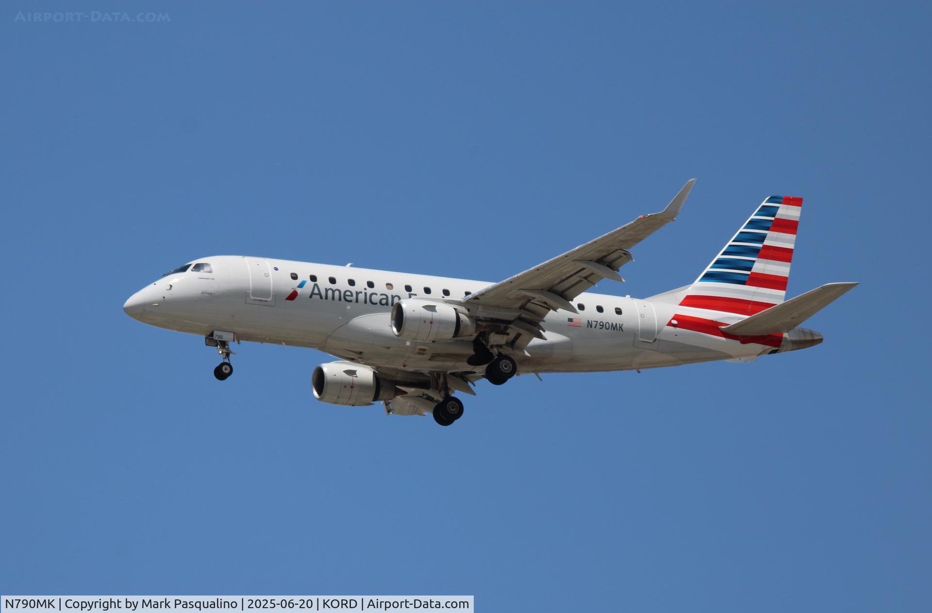 N790MK, 2004 Embraer 170SE (ERJ-170-100SE) C/N 17000061, ERJ-170-100SE