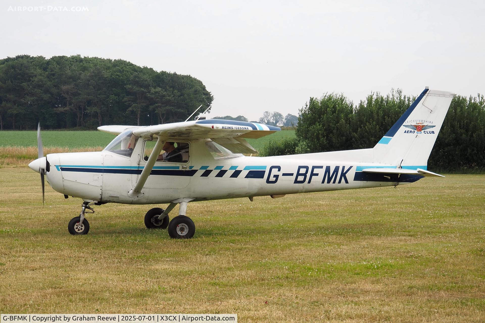 G-BFMK, 1978 Reims FA152 Aerobat C/N 0344, Departing from Northrepps.