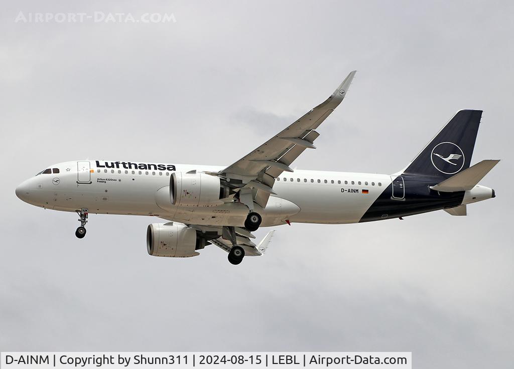D-AINM, 2018 Airbus A320-271NEO C/N 8456, Landing rwy 24R in new c/s