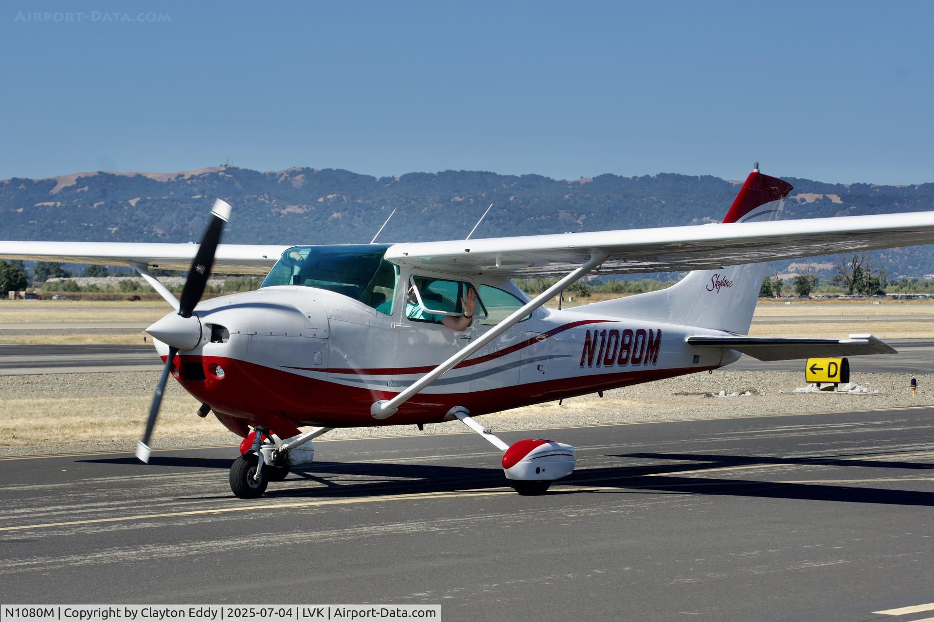 N1080M, Cessna 182Q Skylane C/N 18266034, 4th July Livermore airport in California 2025