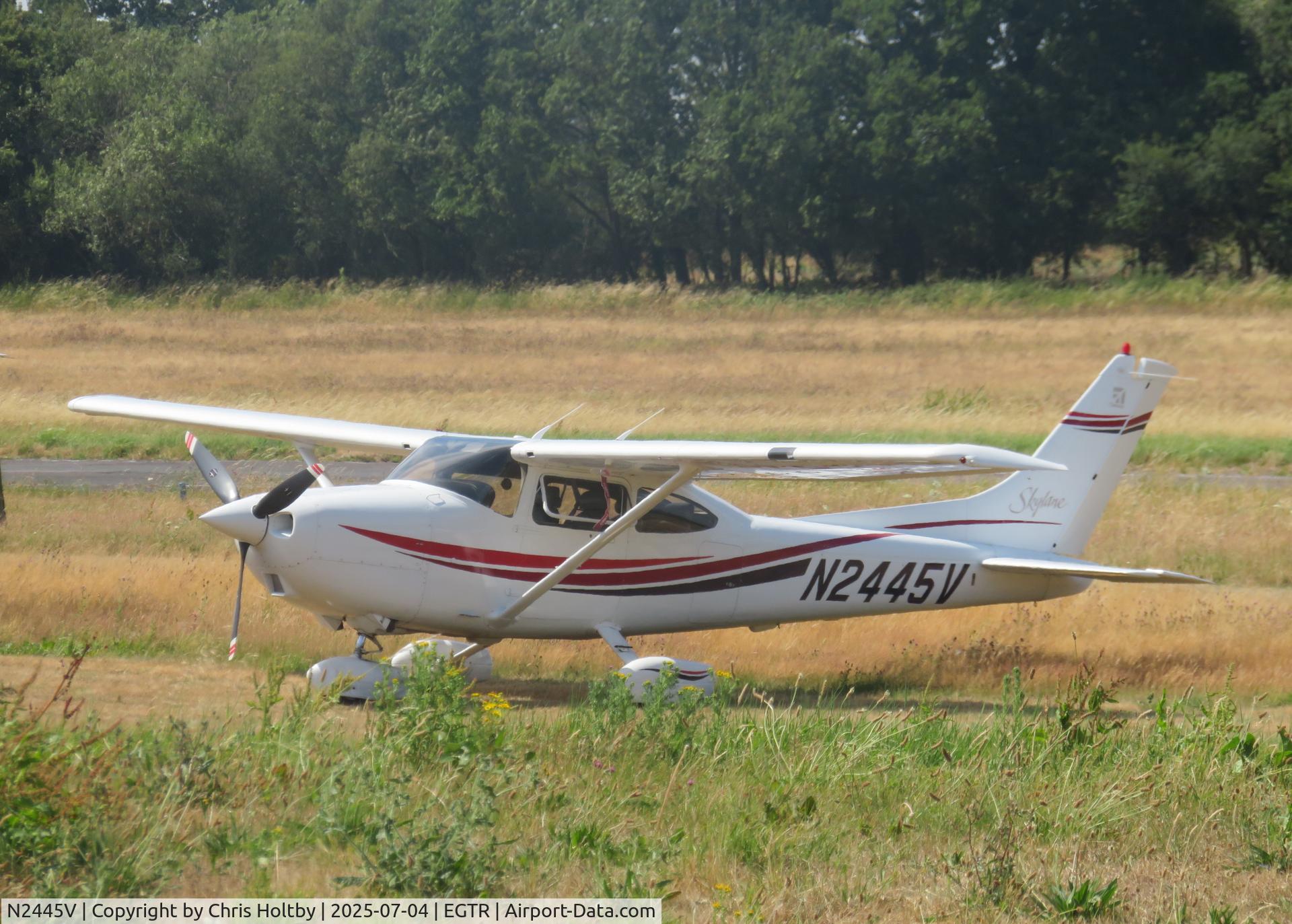 N2445V, 2000 Cessna 182S Skylane C/N 18280699, Parked at Elstree (EGTR)