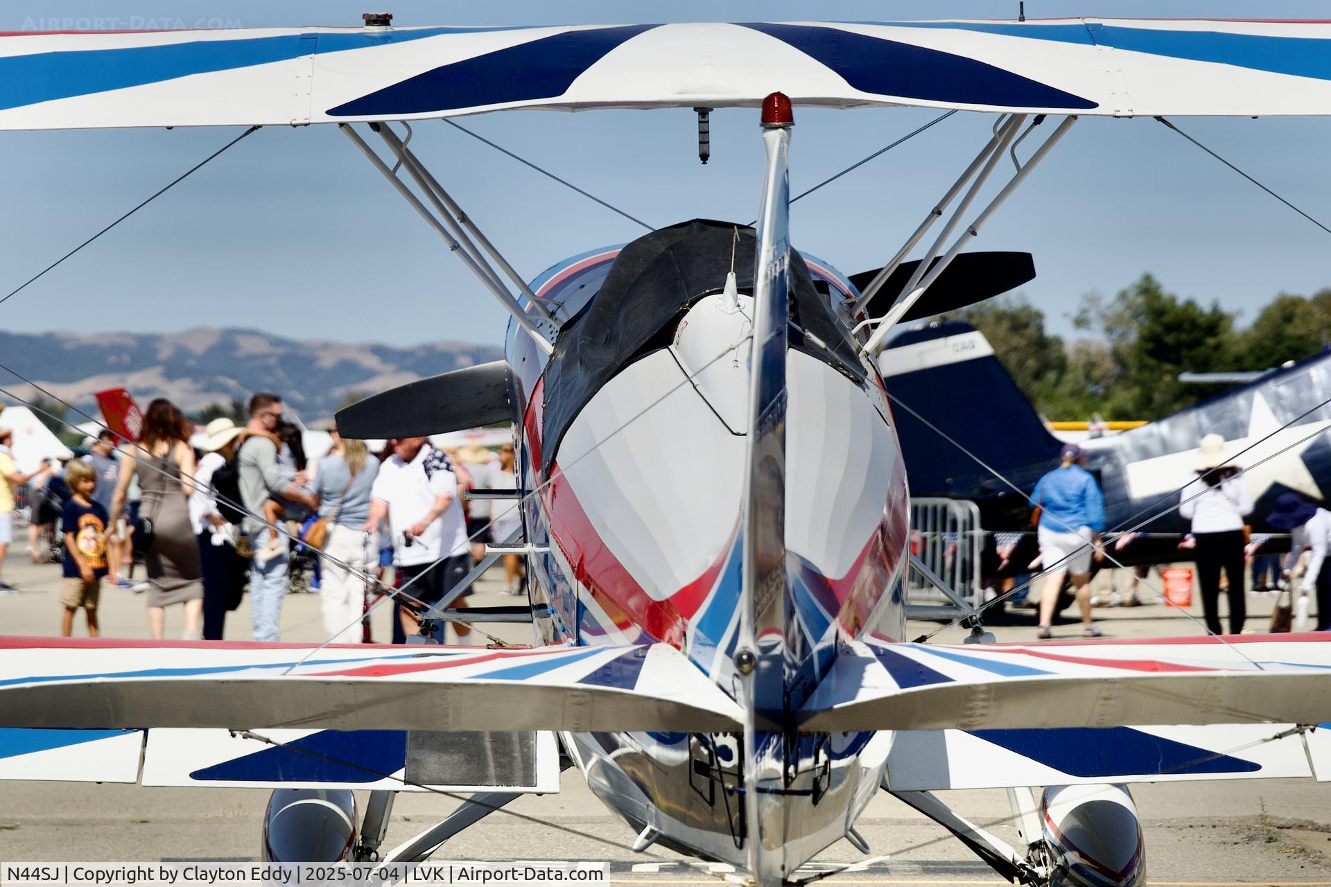 N44SJ, 1977 Great Lakes 2T-1A-2 Sport Trainer C/N 0752, 4th July Livermore airport in California 2025