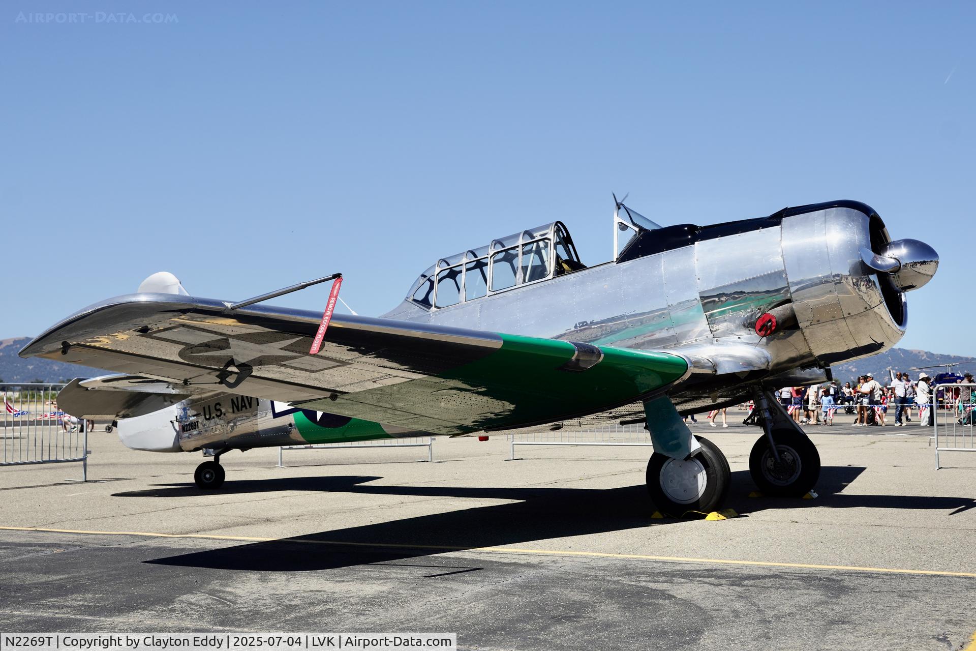 N2269T, 1943 North American Medore SNJ-4 C/N 88-12841, 4th July Livermore airport in California 2025