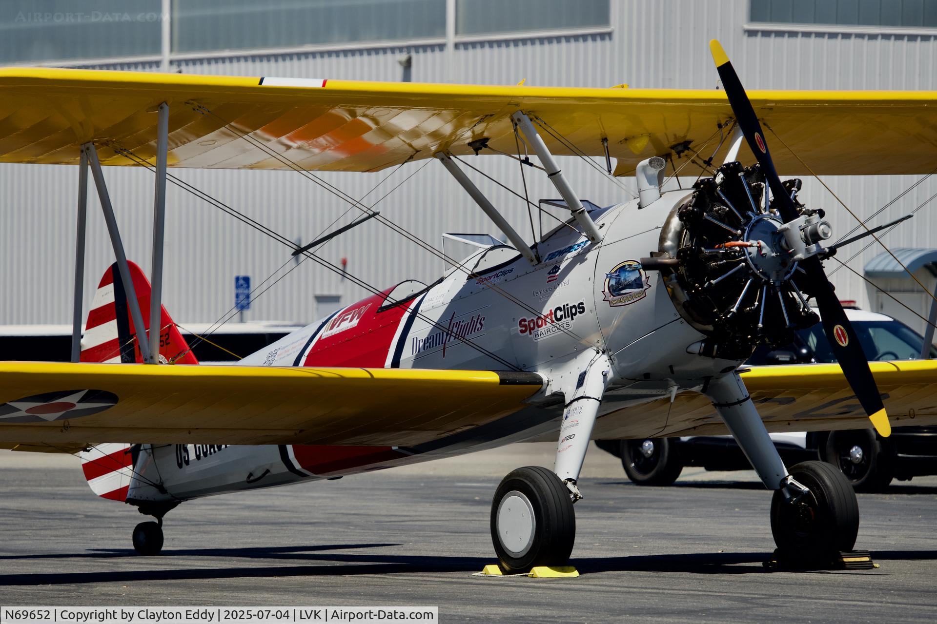 N69652, 1943 Boeing B75N1 C/N 75-7628, 4th July Livermore airport in California 2025