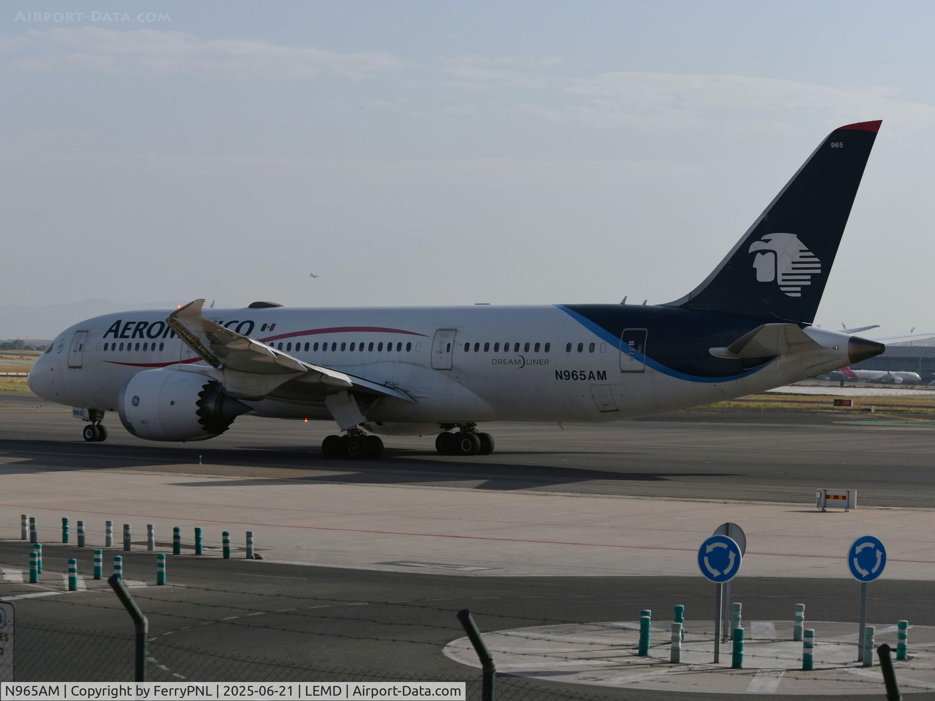 N965AM, 2013 Boeing 787-8 Dreamliner C/N 35308, Aeromexico B789 departing