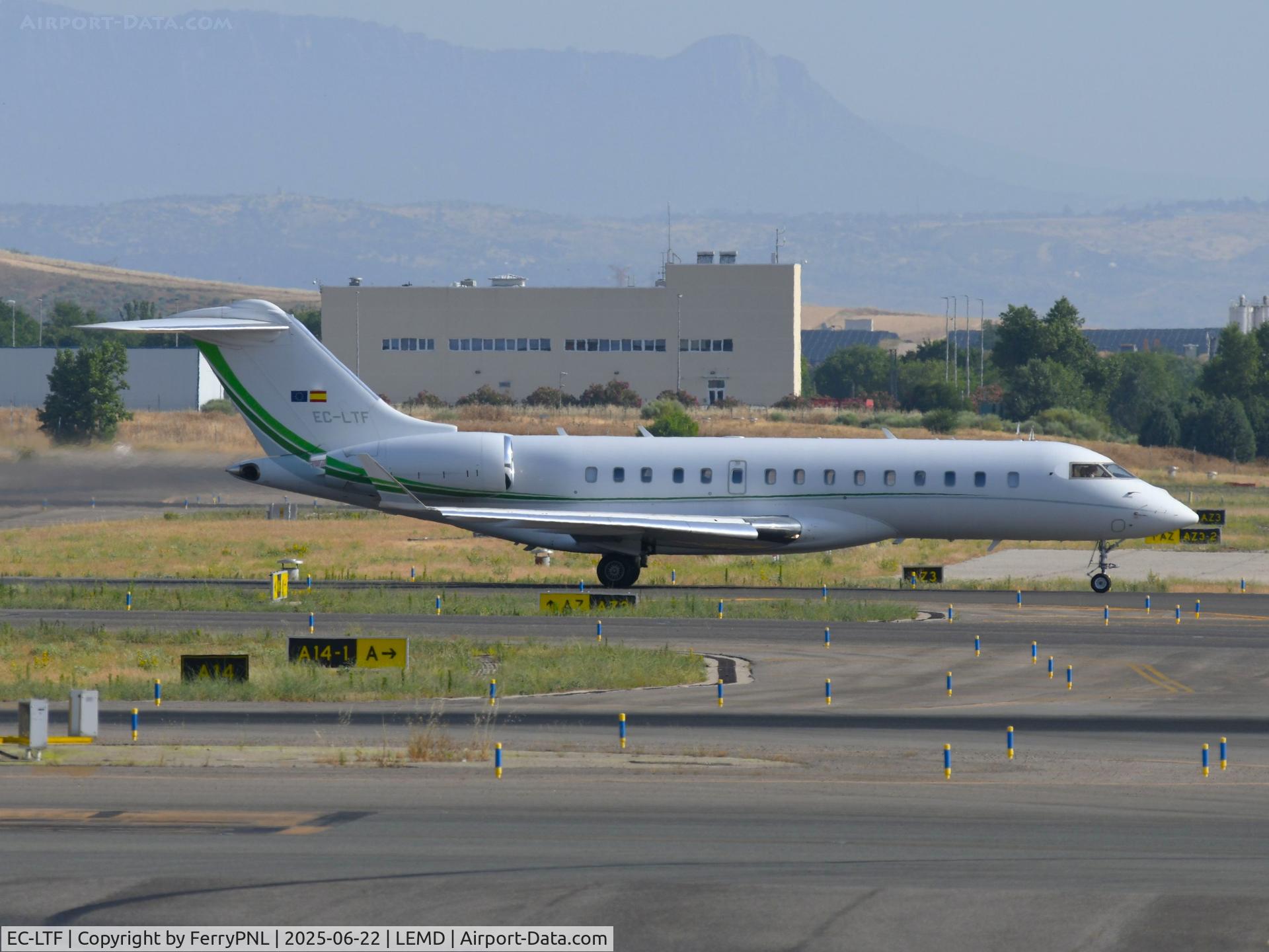 EC-LTF, 2011 Bombardier BD-700-1A10 Global 6000 C/N 9464, Gestair Global 6000