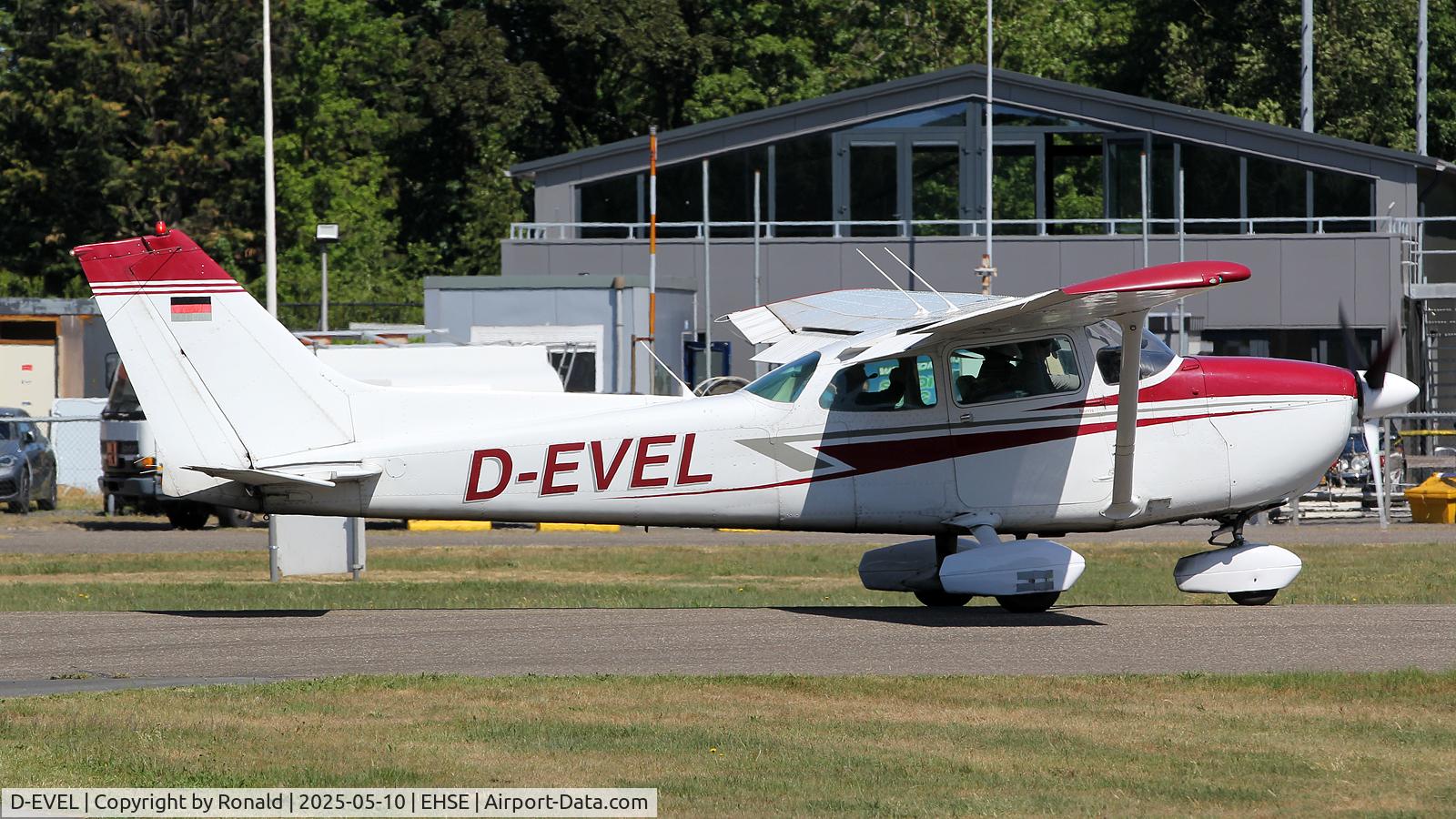 D-EVEL, 1992 Cessna C172N C/N 17273253, at seppe
