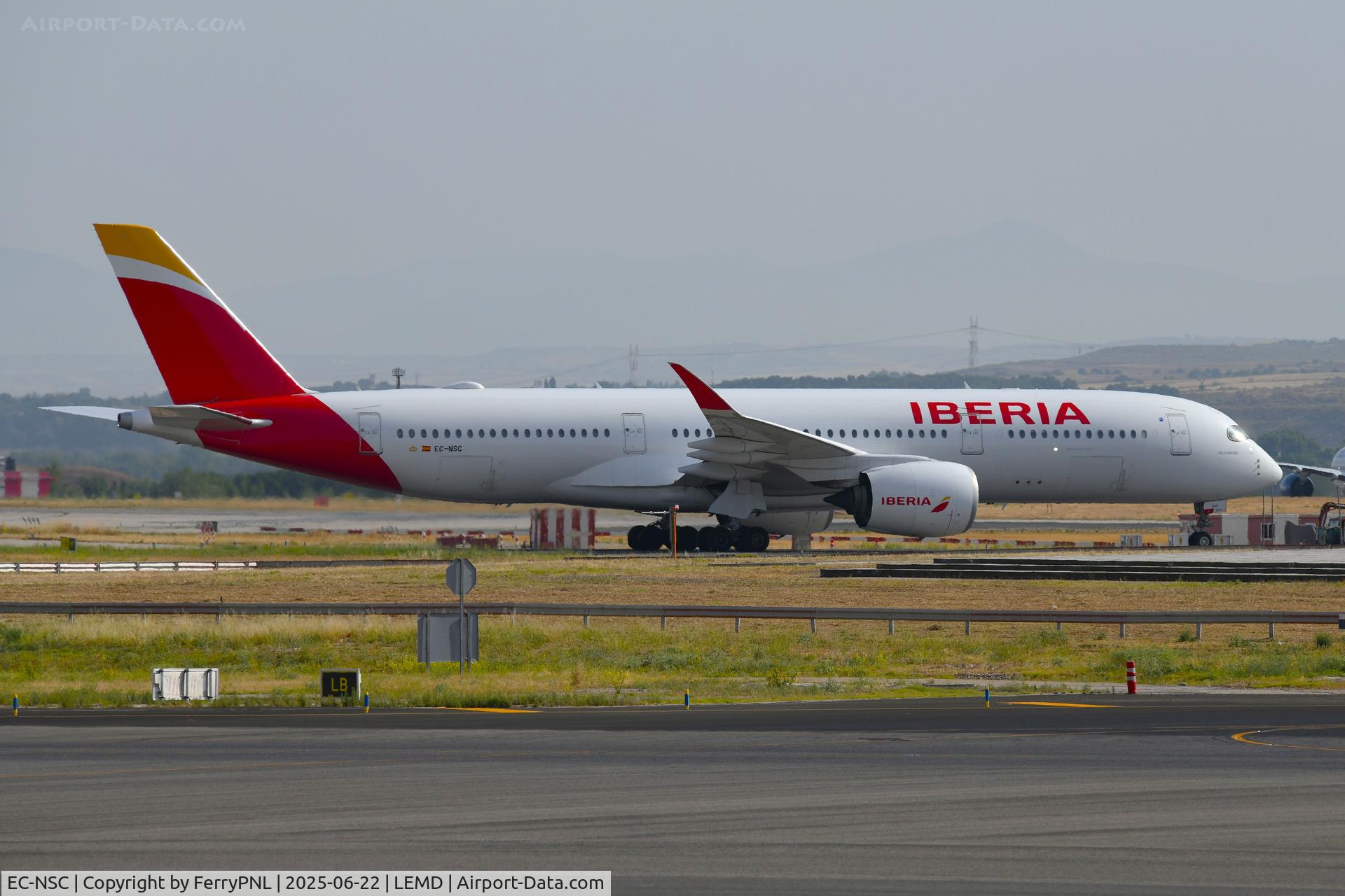 EC-NSC, 2021 Airbus A350-941 C/N 483, Iberia A359 taxying