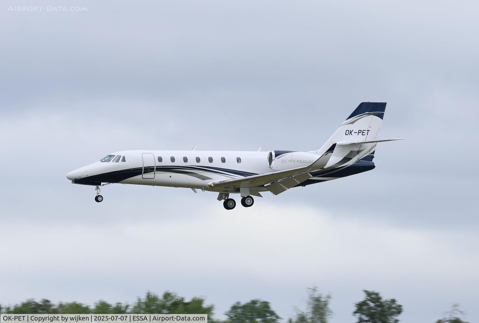 OK-PET, 2007 Cessna 680 Citation Sovereign C/N 680-0174, Rwy 26