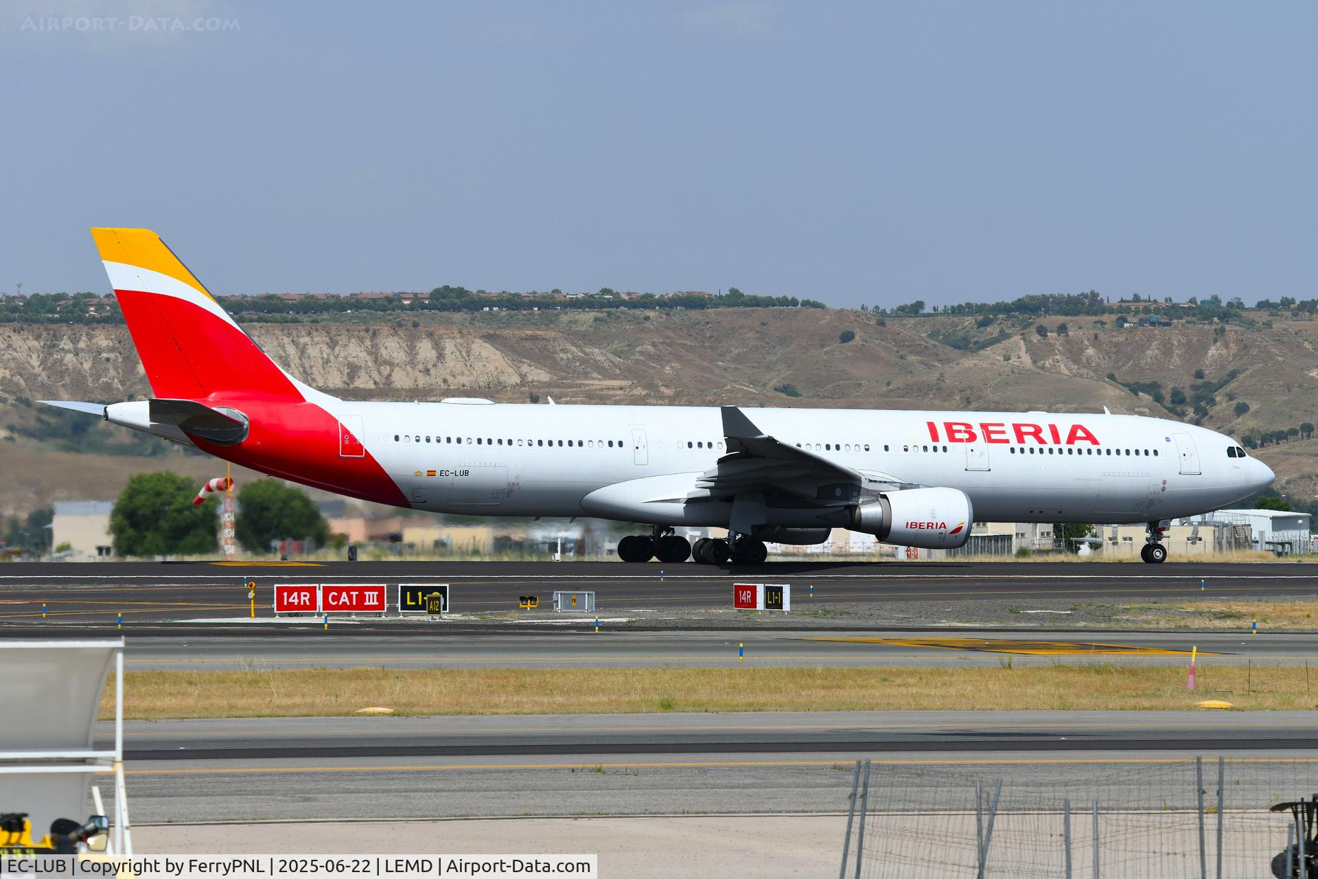 EC-LUB, 2012 Airbus A330-302 C/N 1377, Iberia A333 for take-off
