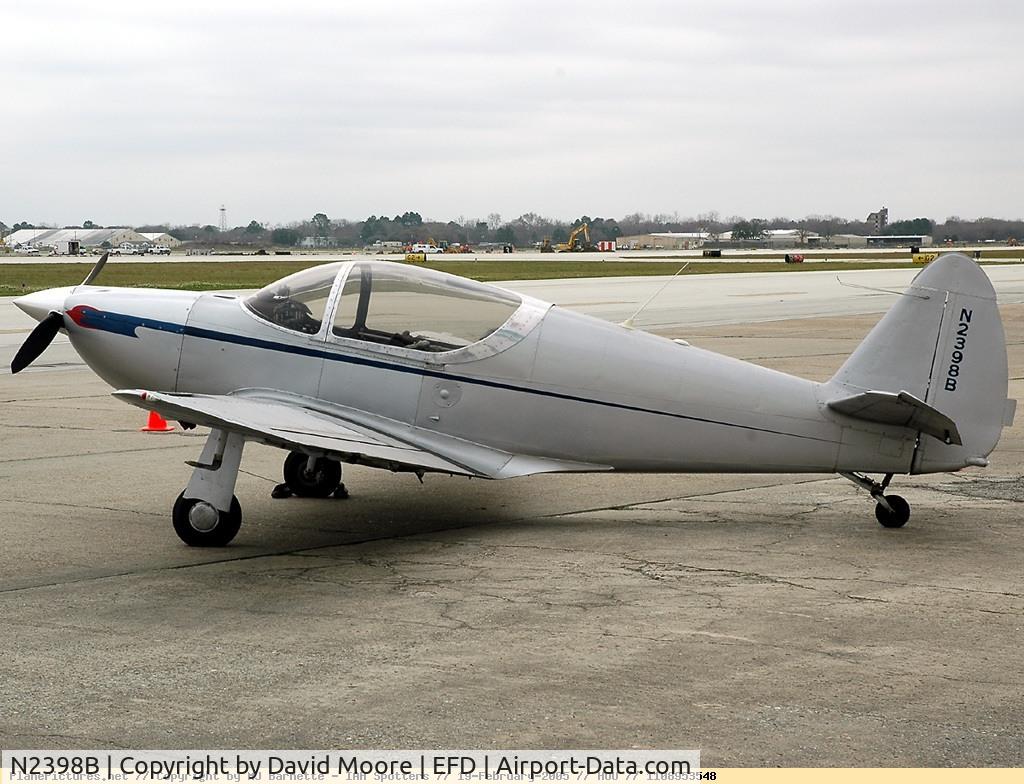 N2398B, 1949 Temco GC-1B Swift C/N 3698, Ramp at Ellington Field, Houston, TX