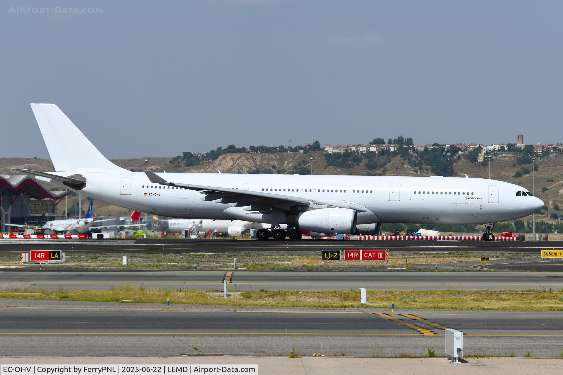 EC-OHV, 2014 Airbus A330-343 C/N 1562, World2Fly A333 lining-up for departure