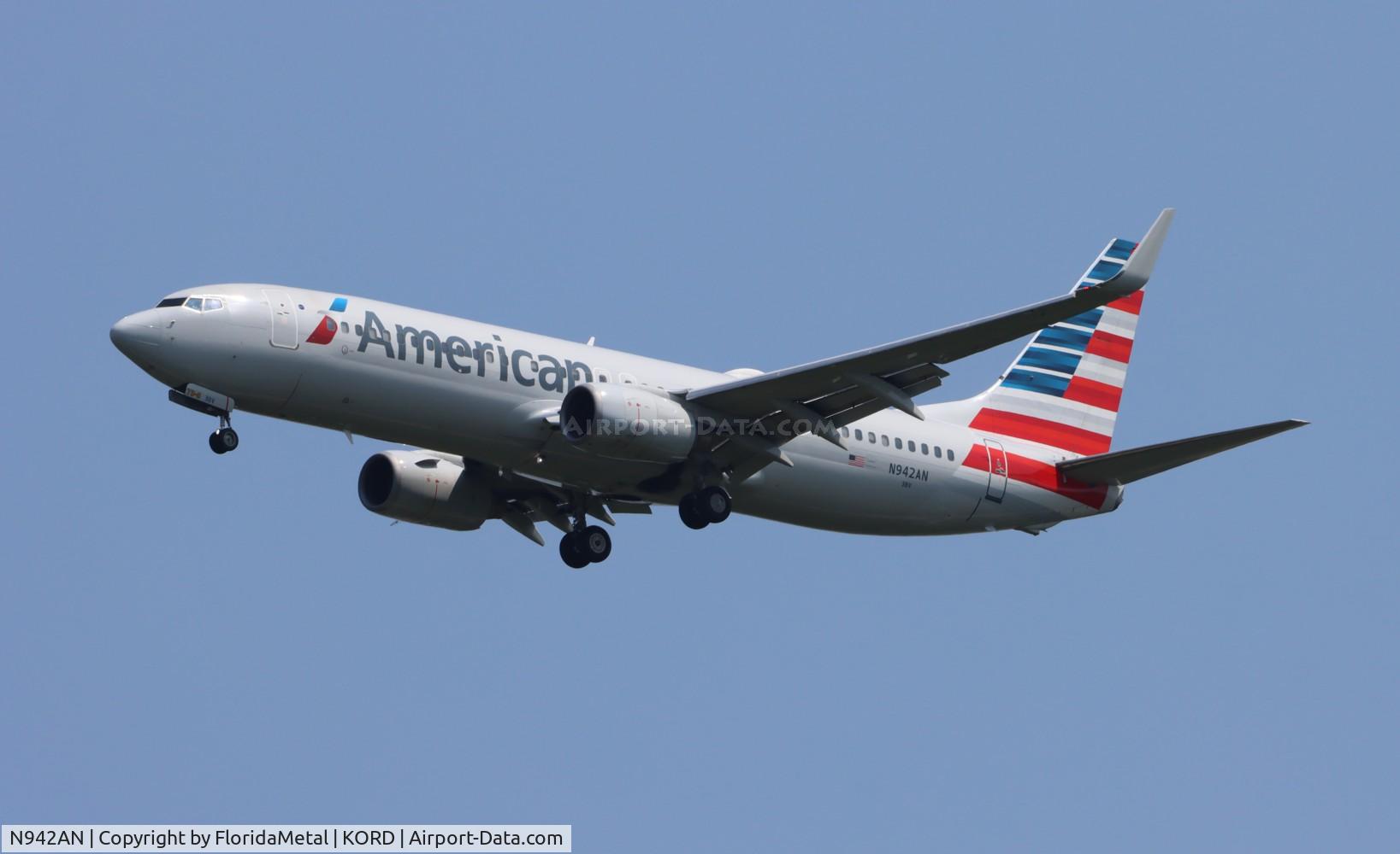 N942AN, 2000 Boeing 737-823 C/N 30084, AAL 738 zx phx-ord