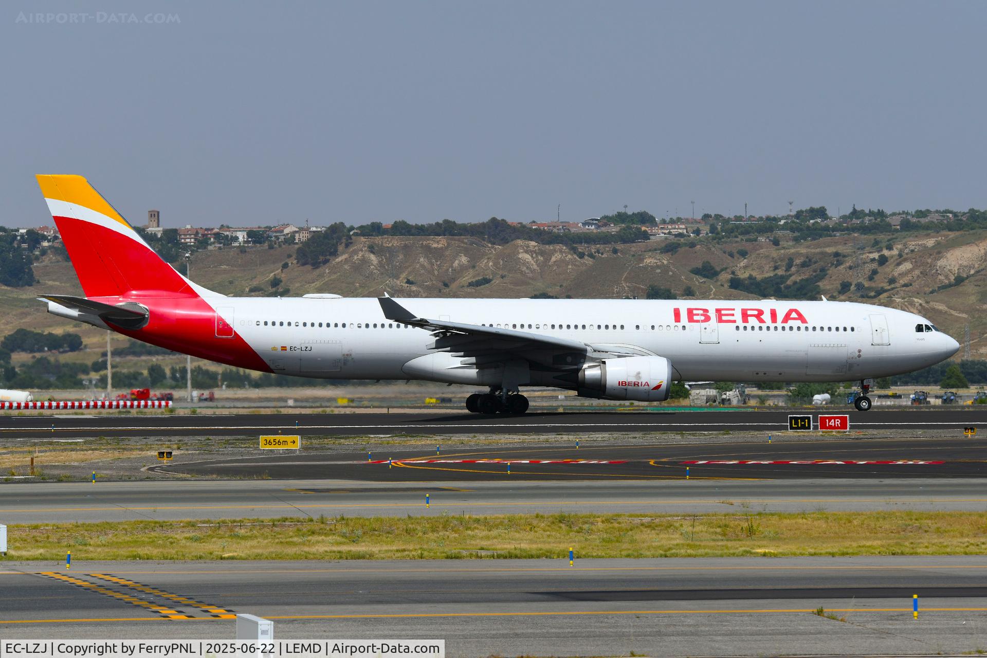 EC-LZJ, 2013 Airbus A330-302 C/N 1490, Departure for Iberia A333