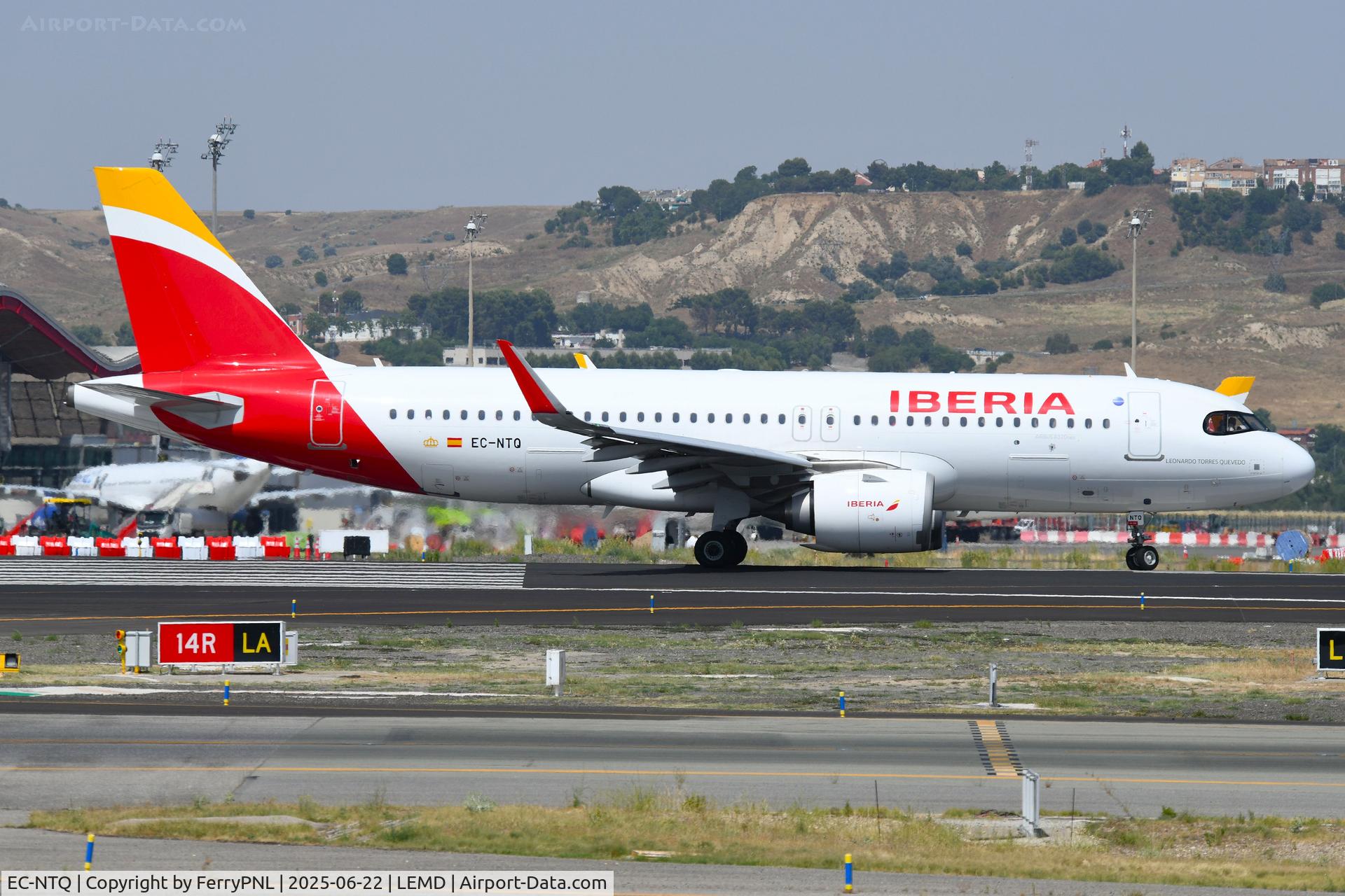 EC-NTQ, 2022 Airbus A320-251N C/N 10869, Iberia A320N for departure