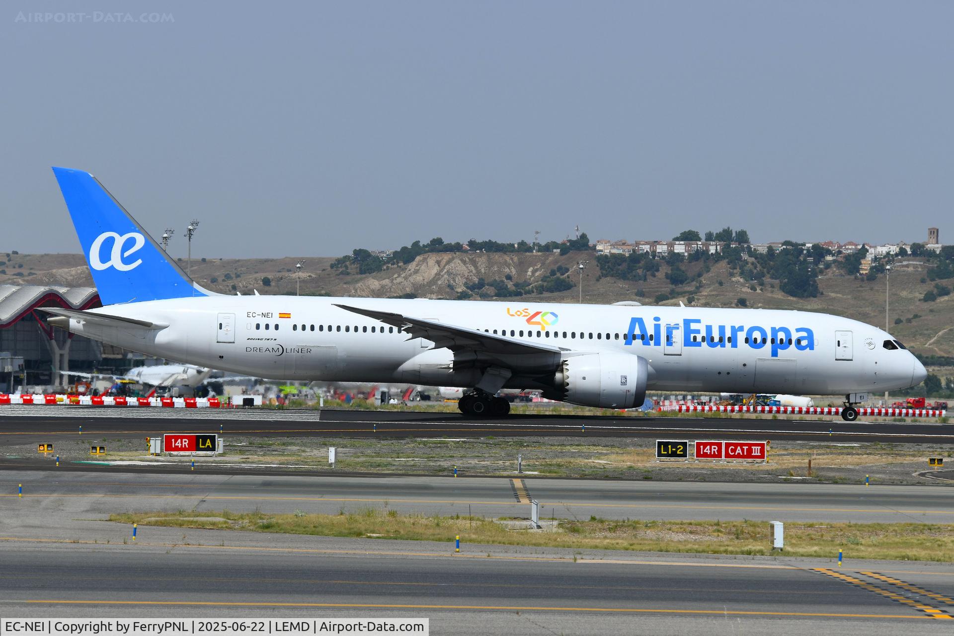 EC-NEI, 2019 Boeing 787-9 Dreamliner C/N 65249, AIr Europa B789 lining-up