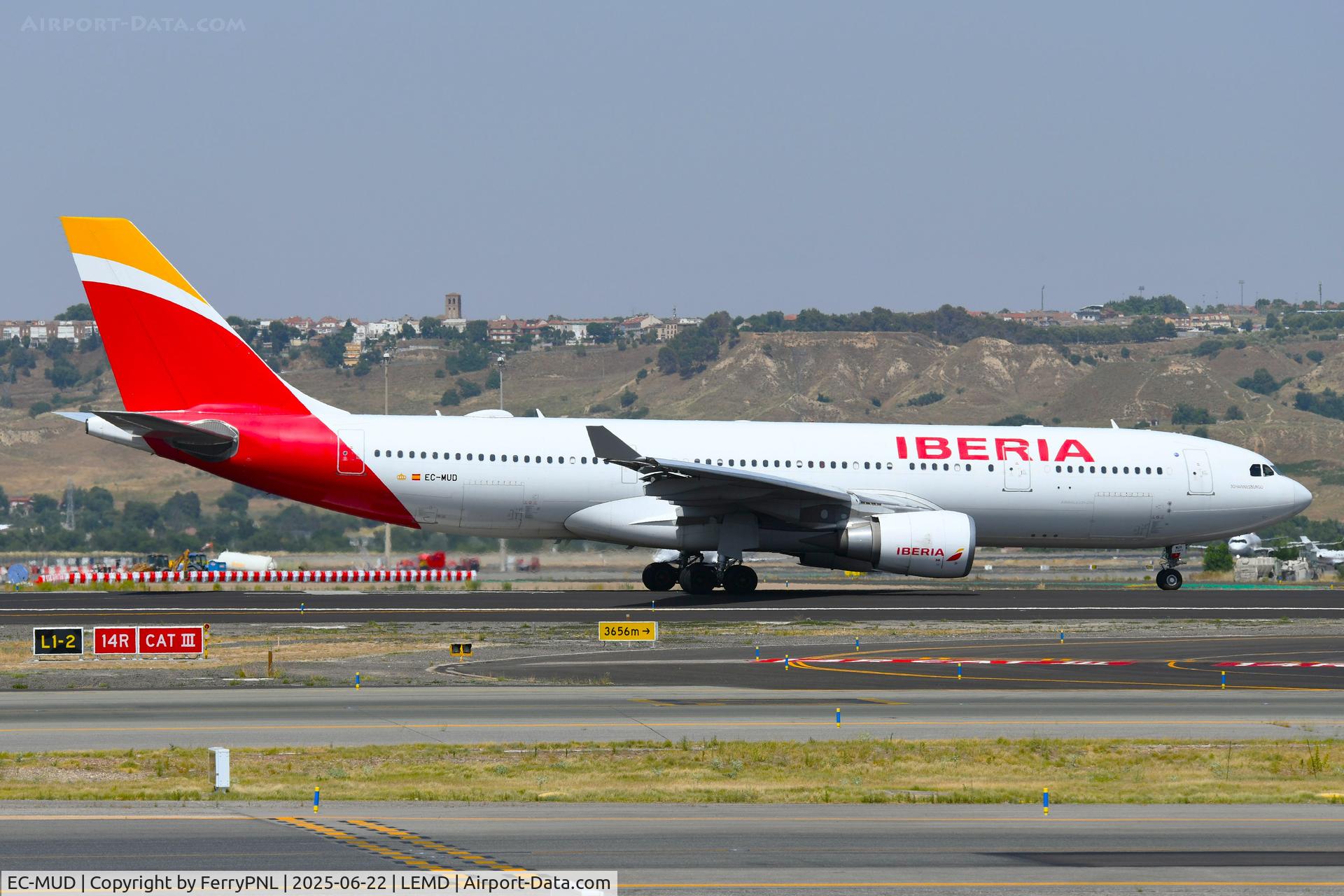 EC-MUD, 2018 Airbus A330-202 C/N 1854, A333 of Iberia lining-up