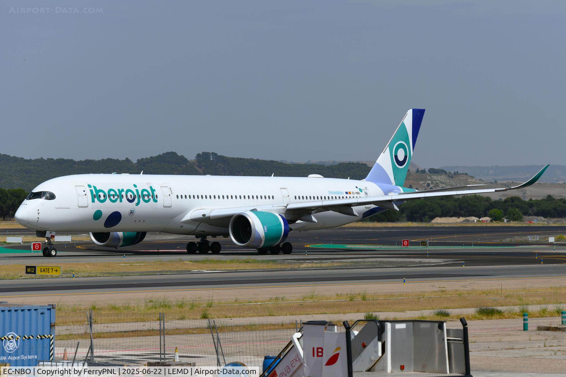 EC-NBO, 2019 Airbus A350-941 C/N 293, Iberojet A359 taxying for departure