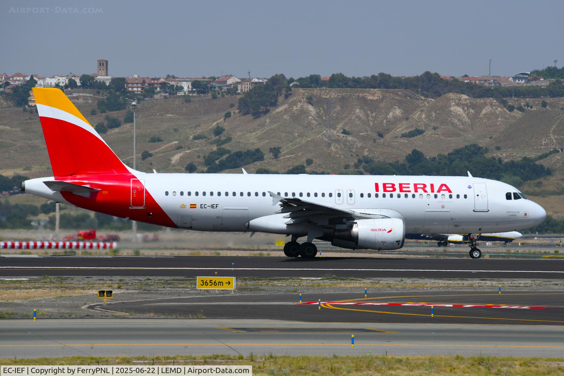 EC-IEF, 2001 Airbus A320-214 C/N 1655, Iberia A320 departing MAD