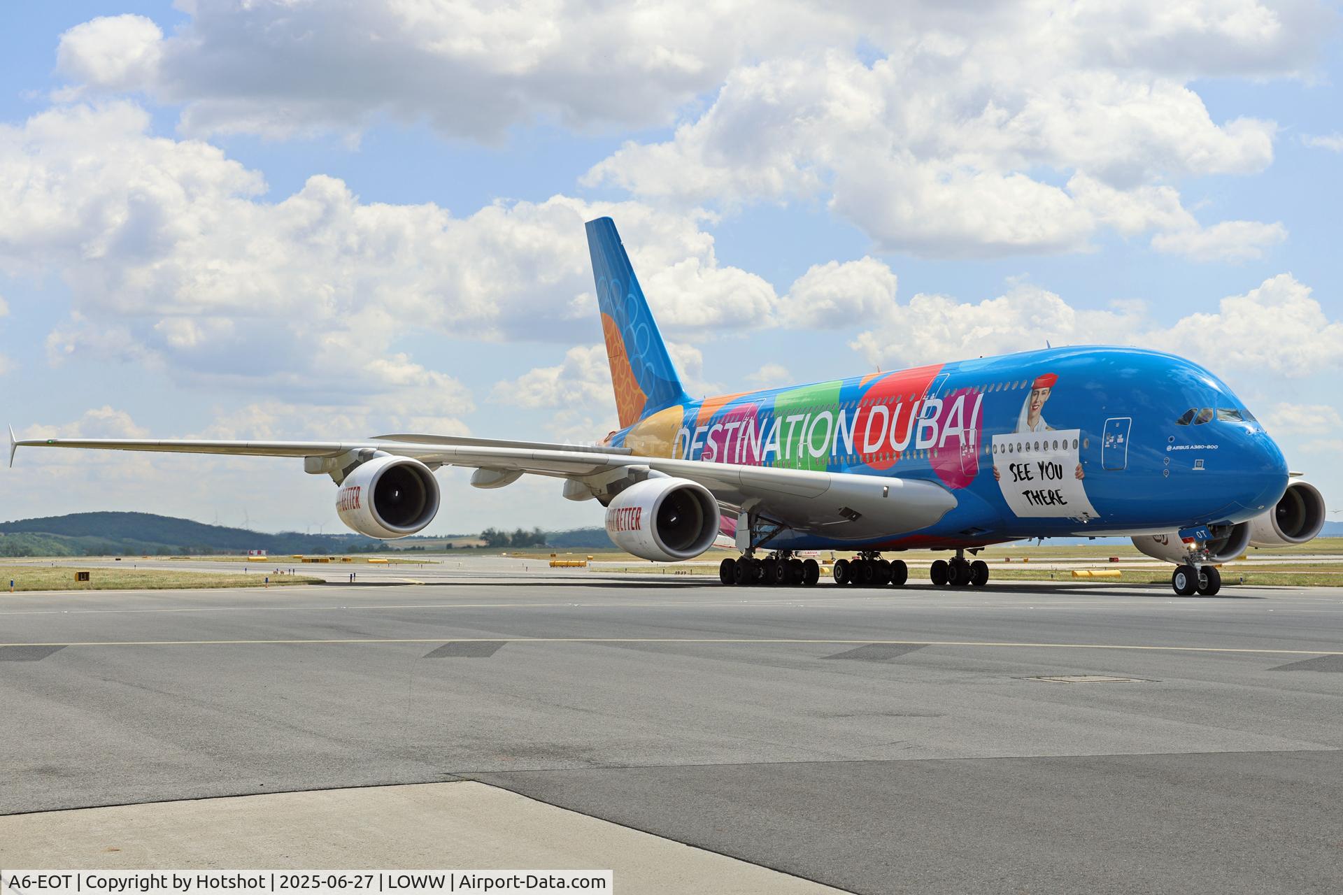A6-EOT, 2015 Airbus A380-861 C/N 204, Close up during  taxiing on L