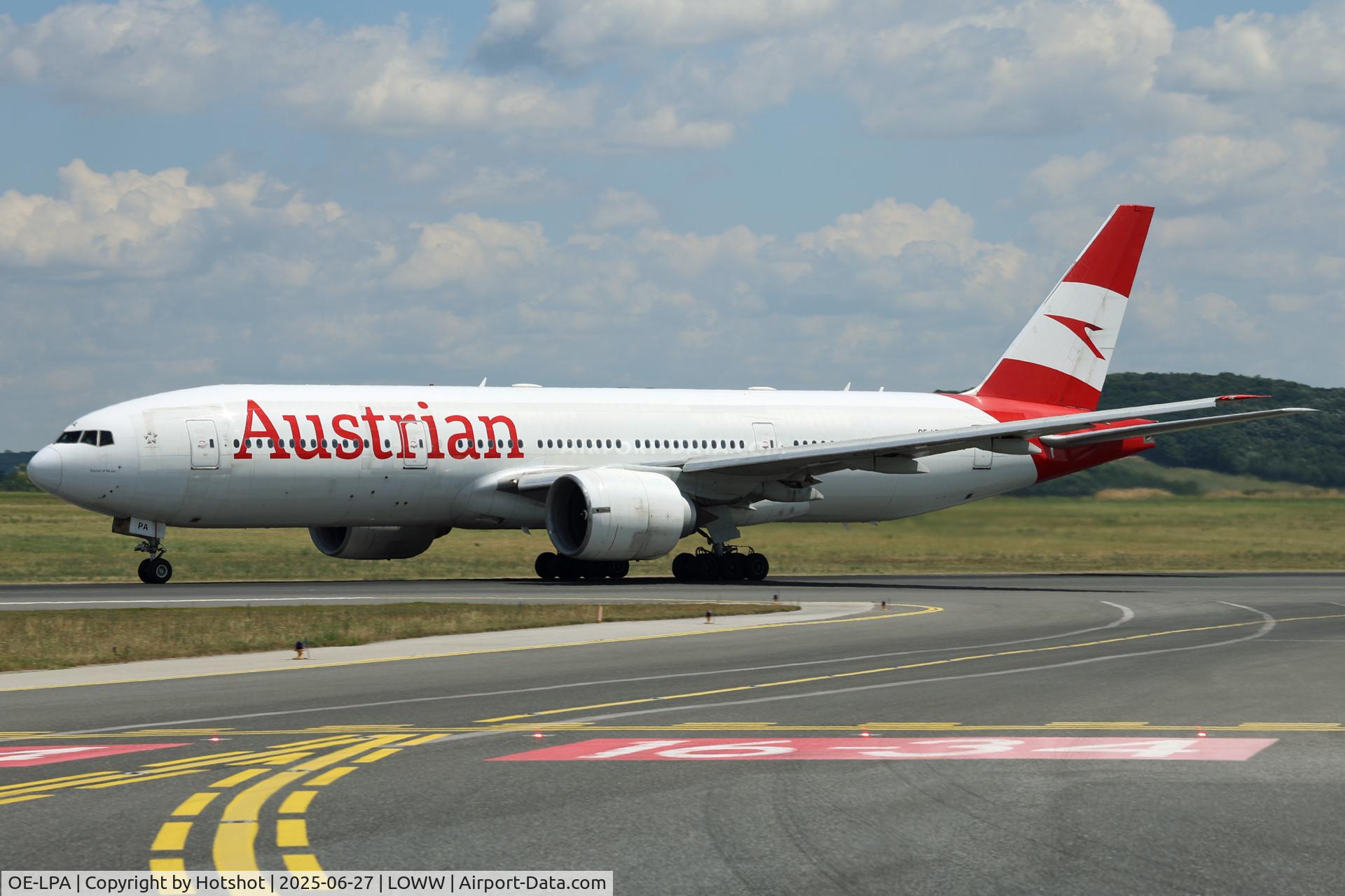 OE-LPA, 1997 Boeing 777-2Z9/ER C/N 28698, Rollling on runway 34 for departure
