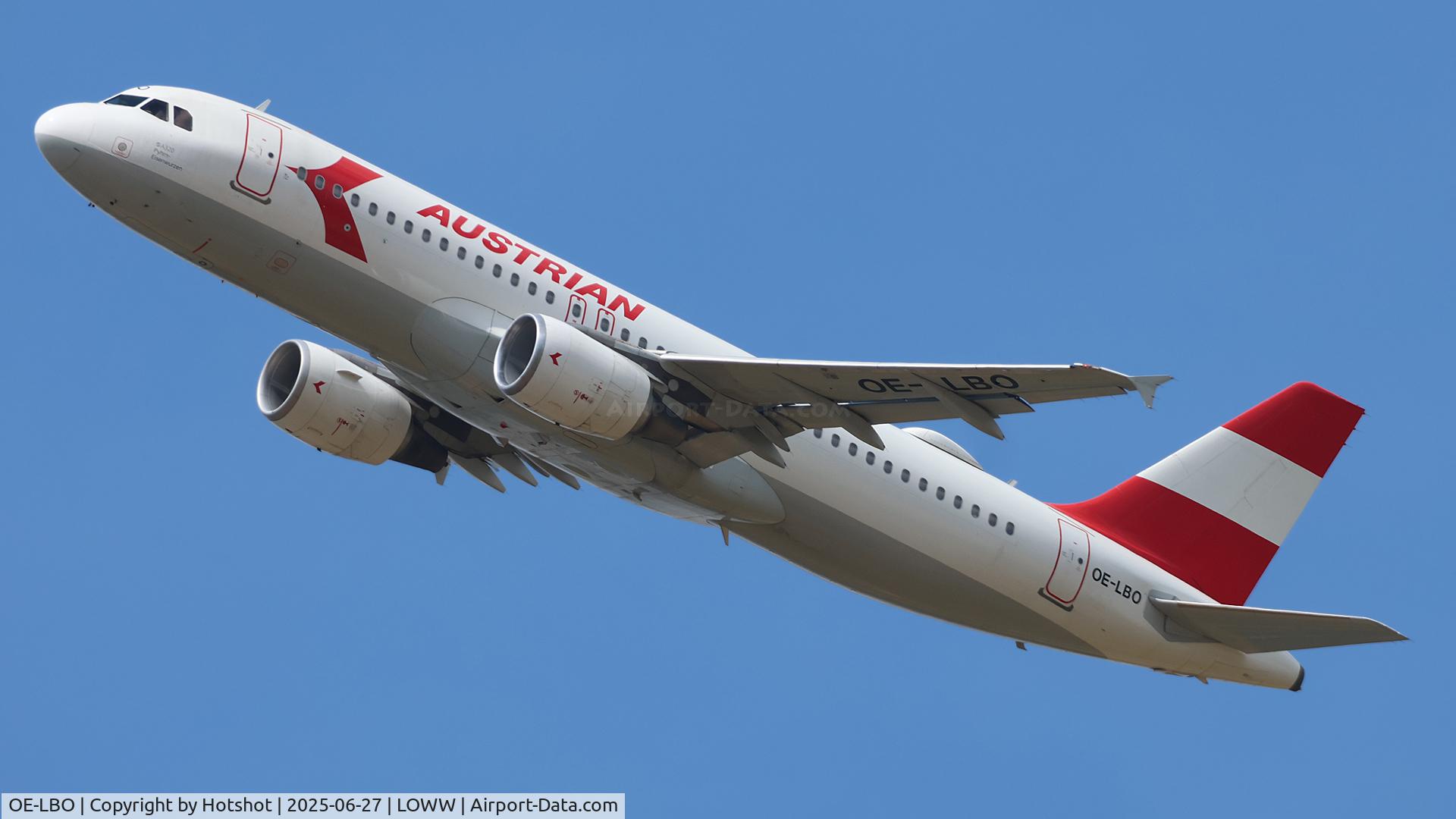 OE-LBO, 1998 Airbus A320-214 C/N 776, Retro Bus steigt