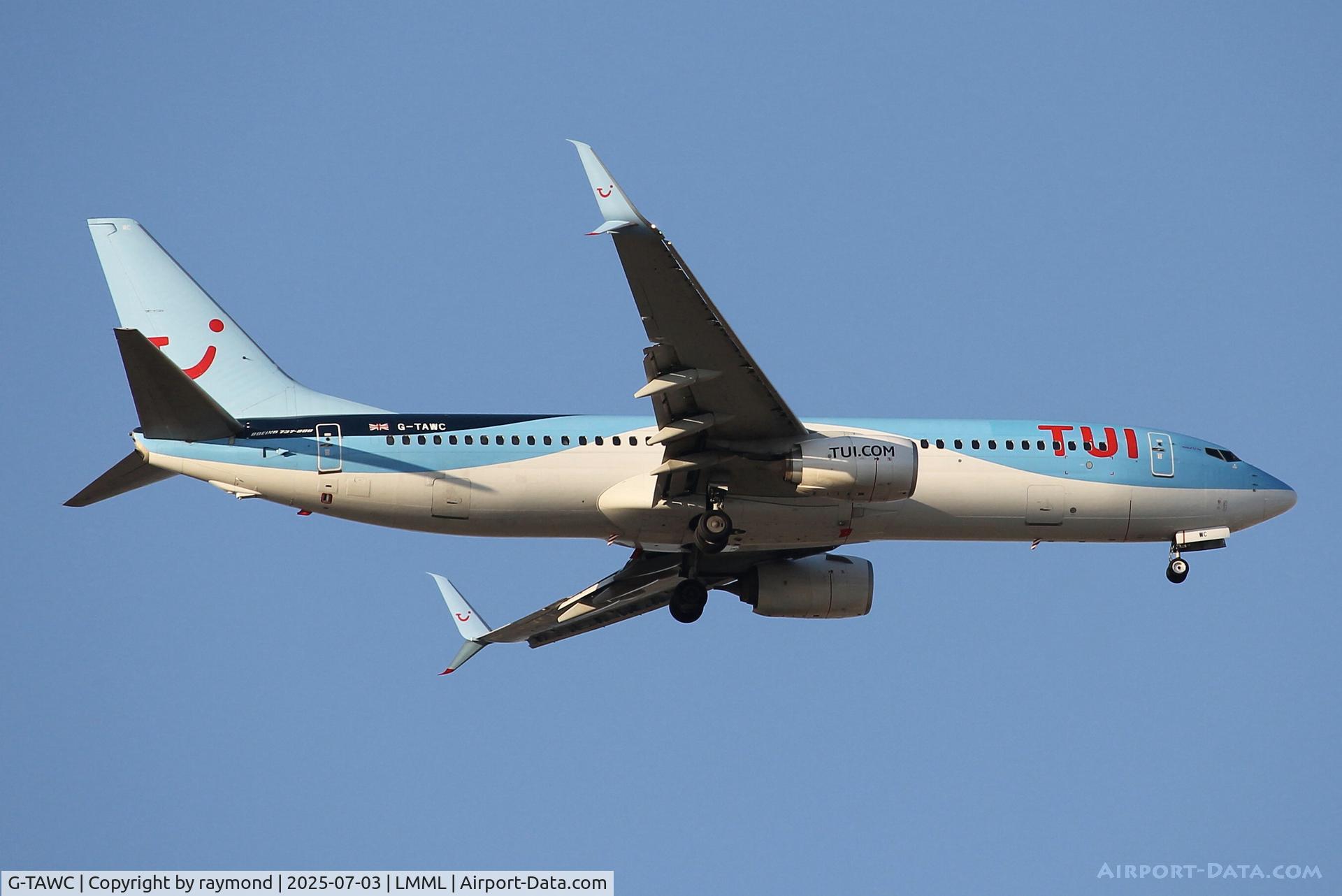 G-TAWC, 2012 Boeing 737-8K5 C/N 39922, Boeing 737-800 reg G-TAWC of TuiFly landing on RW13 Malta.