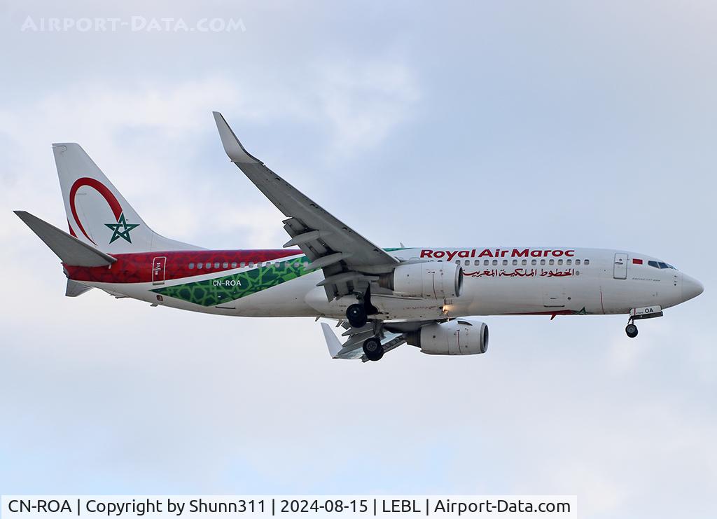 CN-ROA, 2004 Boeing 737-8B6 C/N 33059, Landing rwy 24R